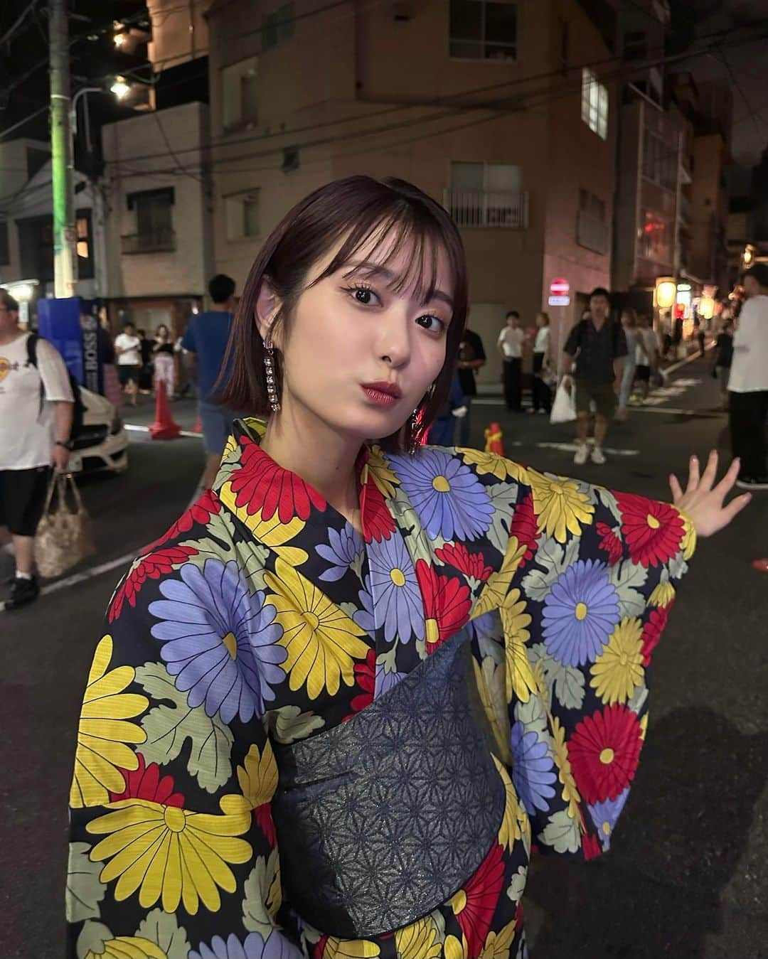 広瀬ちひろさんのインスタグラム写真 - (広瀬ちひろInstagram)「滑り込みで夏した日👘 お姉ちゃんに着付けしてもらって、帯は自分で締めてみた~ 懐かしのお気に入りの浴衣！」8月28日 20時24分 - chi_hirose