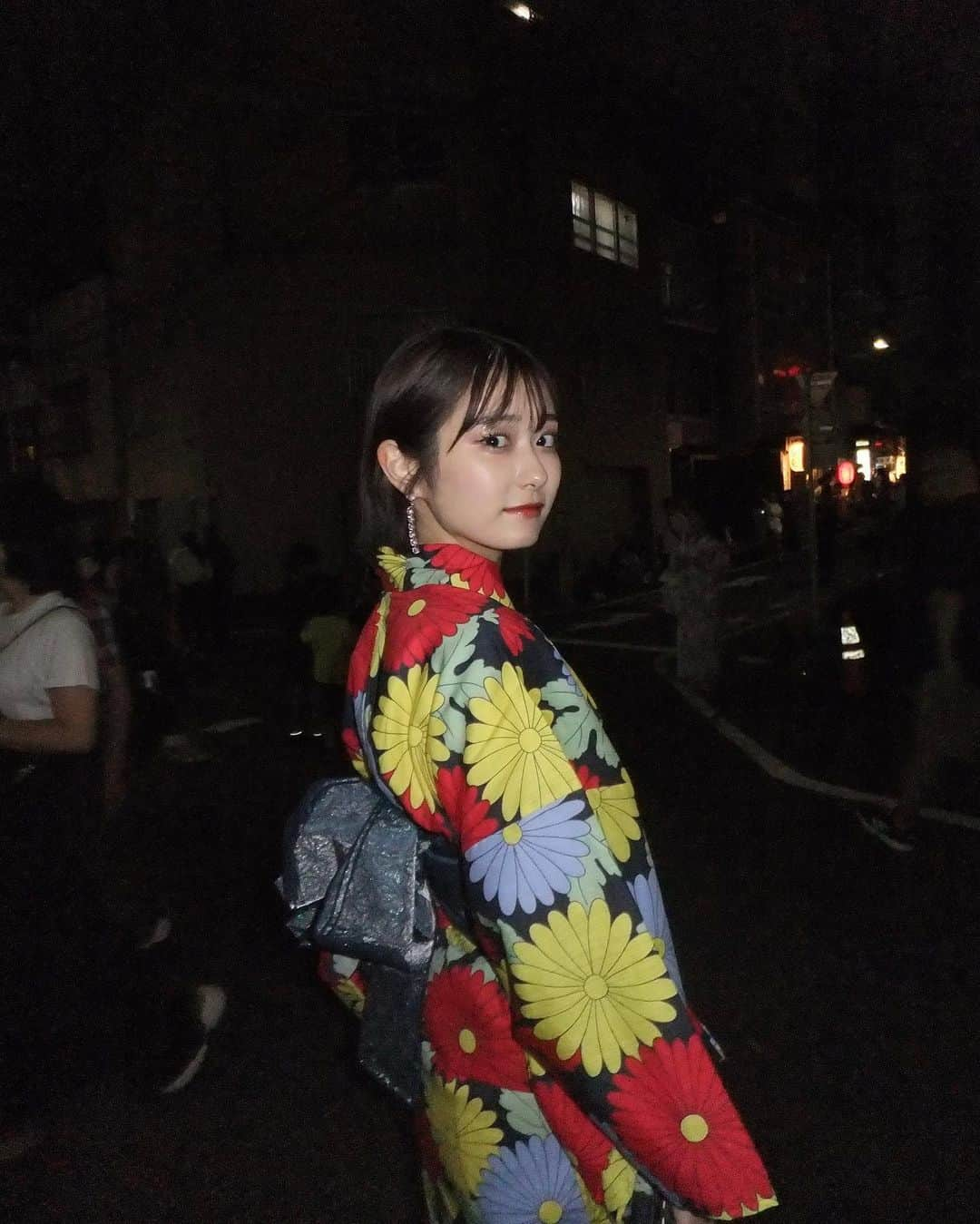 広瀬ちひろさんのインスタグラム写真 - (広瀬ちひろInstagram)「滑り込みで夏した日👘 お姉ちゃんに着付けしてもらって、帯は自分で締めてみた~ 懐かしのお気に入りの浴衣！」8月28日 20時24分 - chi_hirose