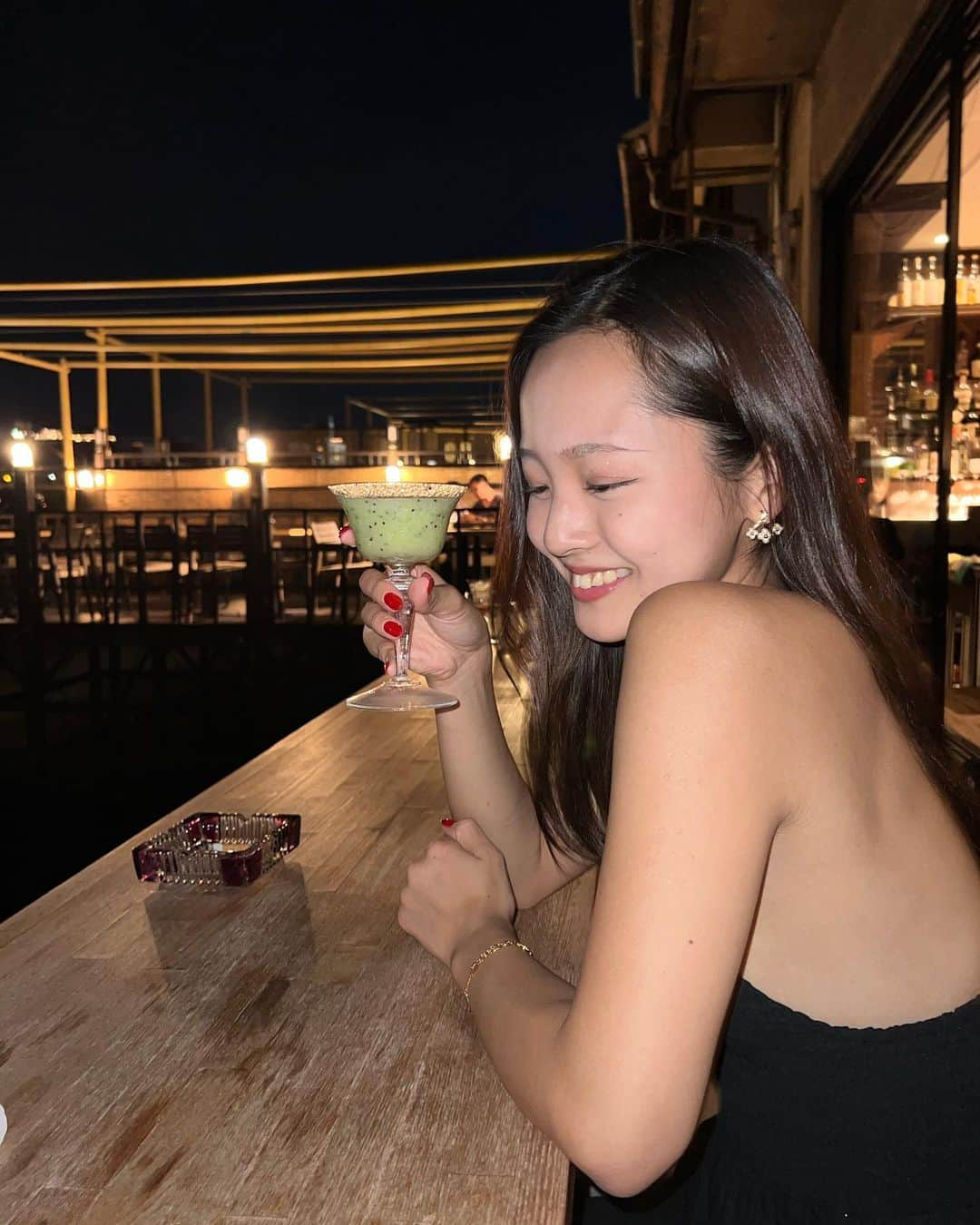 竹地ほのかのインスタグラム：「🌜🍸」