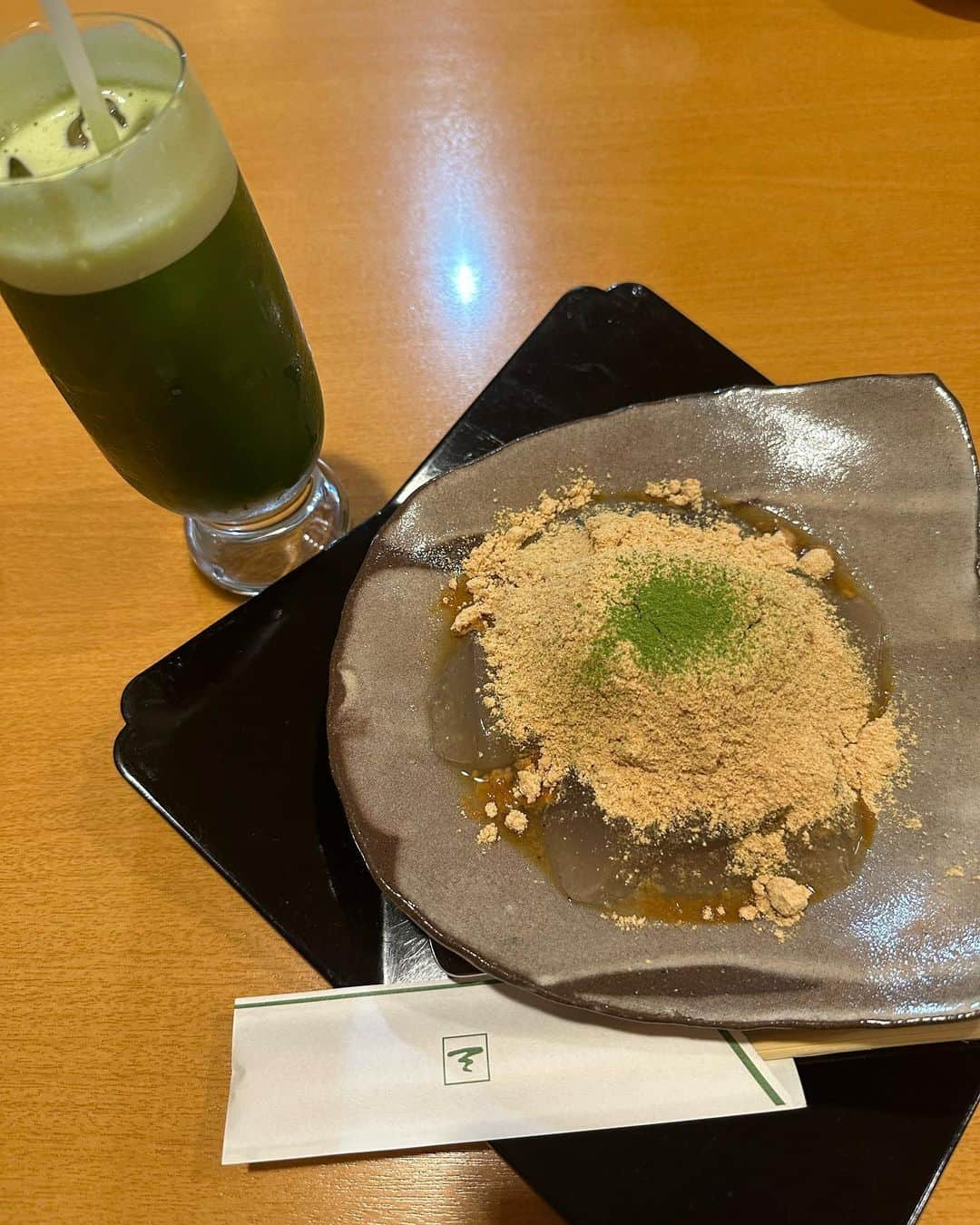 エドワード加藤さんのインスタグラム写真 - (エドワード加藤Instagram)「今日の食べ歩きは全部本当に美味しかった😋昨日の食べた量も合わせたら24時間以内に15000キロカロリーは食べてるかも🤣 明日から会食も入ってるから毎日有酸素とトレーニングと食事は引き続き頑張ります🔥」8月28日 20時38分 - edward_kato_fitness_jp