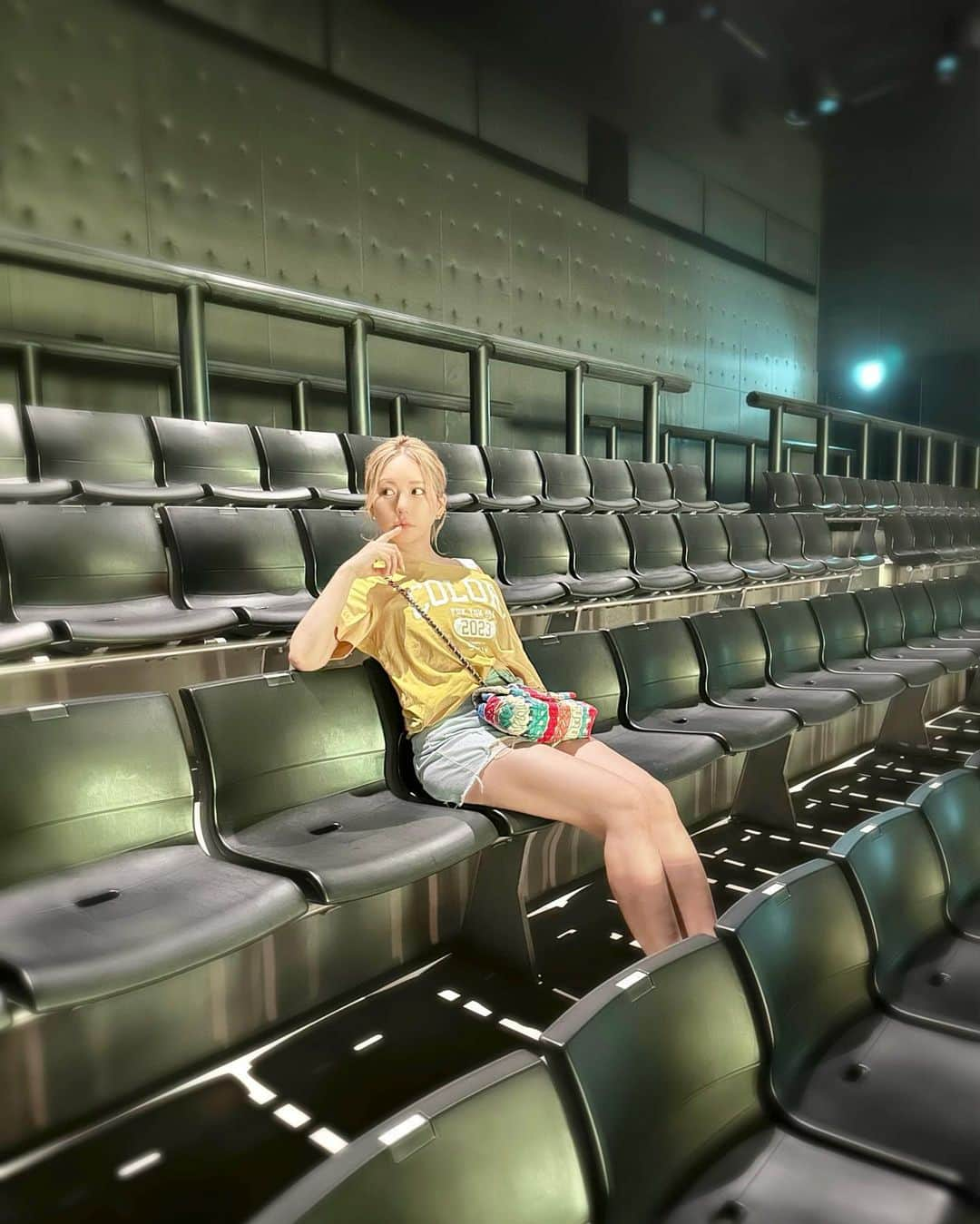 YuhKawasakiさんのインスタグラム写真 - (YuhKawasakiInstagram)「📍Zepp Osaka Bayside 『COLORZ 2023 powerded by SHEIN』in OSAKA行ってきました💛 ドレスコードのイエローのCOLORZ powered by SHEIN オリジナルTシャツで💛  ▼ SHEINのクーポンコードあるので使ってください！ コード名：CLZ23 割引率：0〜5999円 15%オフ，6,000円以上20%オフ 有効期限：~2023/08/31  ・････━━━━━━━━━━━････・  昨年日本中の各都市を盛り上げたCOLORZが今年も大阪で開催決定！  ▼イベント名 『COLORZ 2023 powerded by SHEIN』in OSAKA  ▼開催情報 ・開催日 2023年8月28日(月) / 2023年8月29日(火) ・開催場所：Zepp Osaka Bayside 〒554-0031 大阪府大阪市此花区桜島1丁目1-61  ・開催時間：2023年8月28日(月)  開場18:00 開演19:00 　　　　　　2023年8月28日(火)  開場18:00 開演19:00 　　　　　　 ▼出演者情報（予定） ・8月28日(月) 星乃夢奈 / MARIMO。 / CulTV /私立恵比寿中学 / 星乃夢奈 / さくら / おさき / もか / せりしゅん / 馬場海河 / よきさん /  めるぷち  ・8月29日(火) 鬼龍院翔 / SARD UNDERGROUND / 新里英之(HY) /NMB48 / 沖田愛加 / 加藤ナナ / 川口葵 / 岸明日香 / 冴木柚葉 / 水野舞菜 / ロン・モンロウ  #SHEIN #SHEINコーデ #COLORZwithSHEIN2023 #SHEINlovesOsaka #beSHEINモデル#ZeppOsakaBayside#ZeppOsaka #イエローコーデ#私立恵比寿中学#鬼龍院翔#岸明日香#めるぷち#大阪旅行 #水野舞菜#tシャツコーデ #アラフォーコーデ #40代コーデ #馬場海河#MARIMO。 #CHANELマトラッセ#黄色コーデ #ライブハウス#星乃夢奈#ライブコーデ #加藤ナナ#新里英之 #SARDUNDERGROUND#夏休みイベント #CulTV #夏コーデ」8月28日 20時40分 - yuhkawasaki