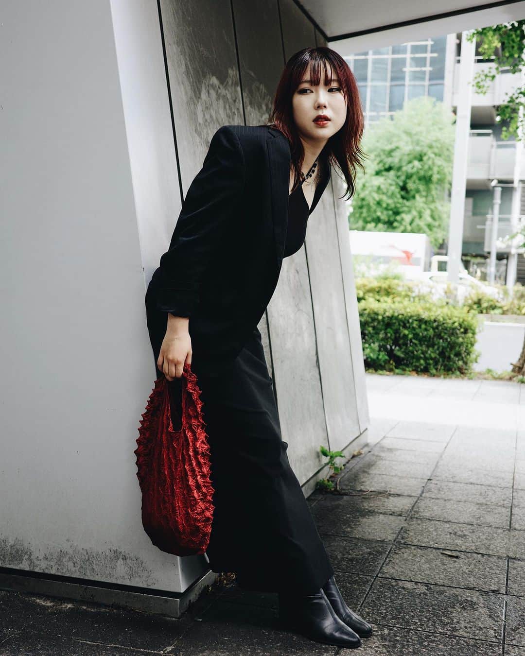 トヲルのインスタグラム：「. . . 本日更科にいきました。 . . model..momoko . . #ウルフカット #ウルフカット女子  #姫カット #姫カットミディアム  #黒髪姫カット  #ステップカット #ステップカット名古屋」