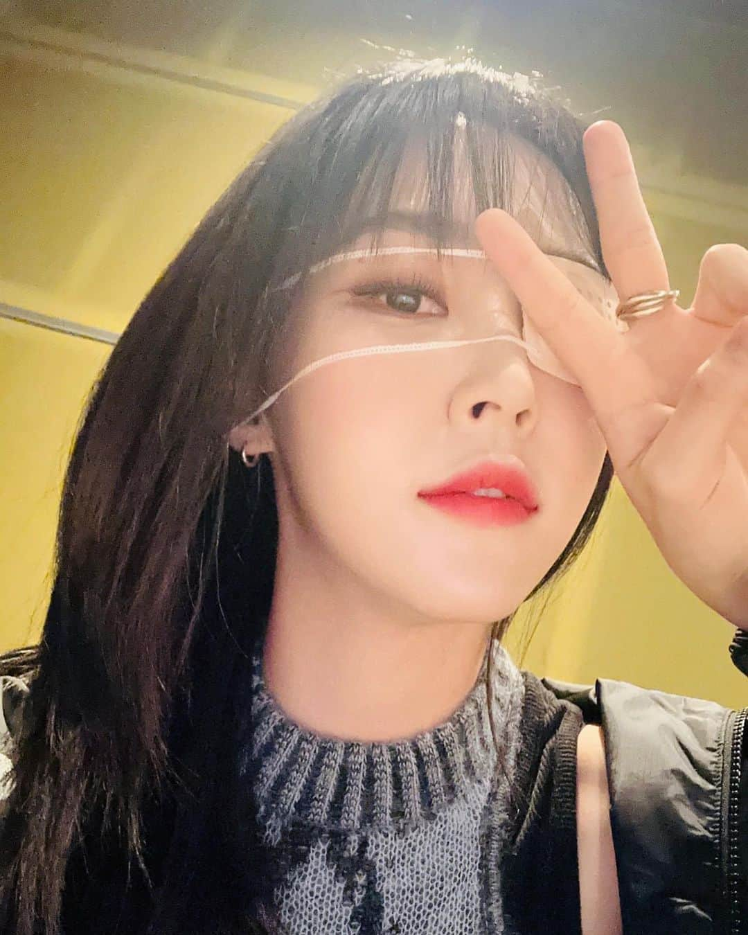 Mamamooのインスタグラム：「. [#문별]  무무 여러분, 잠시 후 9시 Mhz 므흐즈 '아이돌 라디오3' 월요병으로 피곤했던 하루 햄디와 함께 마무리해 보아요🎶  🔗 https://www.youtube.com/live/IQDVtEt57N8?si=hSszWKIMs9Rhbqkq  #마마무 #MoonByul #아이돌라디오」