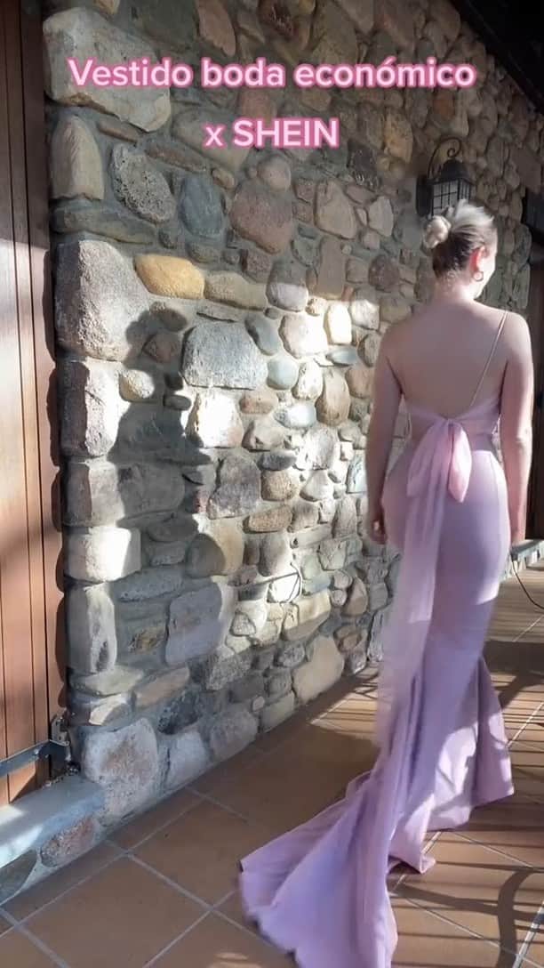 SHEINのインスタグラム：「We've got dresses so gorg you can't help but practice your princess twirls 👑💫 @taniaforns  🔎12339958  #SHEIN #SHEINforAll #SHEINstyle #fashion #chic」