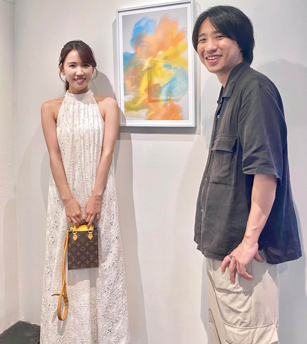 大槻瞳さんのインスタグラム写真 - (大槻瞳Instagram)「兄の個展へ 行ってきました。 〝華道×写真〟。 生けたお花を、写真でしか魅せられない形で 新たなアートを生み出す、華道家として初の試みです。 広告代理店に勤める傍ら、趣味を趣味で終わらせず、 どこまでも探求する姿を家族として凄く尊敬しています。 そして何より、兄が創造する作品がとても好きなので 1人でも多くの方にご覧頂けたら嬉しいです。  代官山で開催中の個展『IKEDORI』は 今週水曜日までの開催です。 東京・代官山の「SISON GELLERy」にて 11時から19時まで、無料でご入場頂けます。 作品やオリジナルTシャツの販売もありますので、 お時間ある方は是非お立ち寄りくださいませ🌿  #大槻家 #art #flowers #photo #gallery #daikanyama #tokyo #bouquet #graphicart #nagano #japan #japaneseart #shibuya #fashion #portrait #写真 #兄妹 #アート #美術館 #ギャラリー #いけばな #いけばな草月流 #華道 #日本 #東京 #渋谷 #アートギャラリー #花 #はなのある暮らし」8月28日 21時01分 - hitomi_otsuki_55