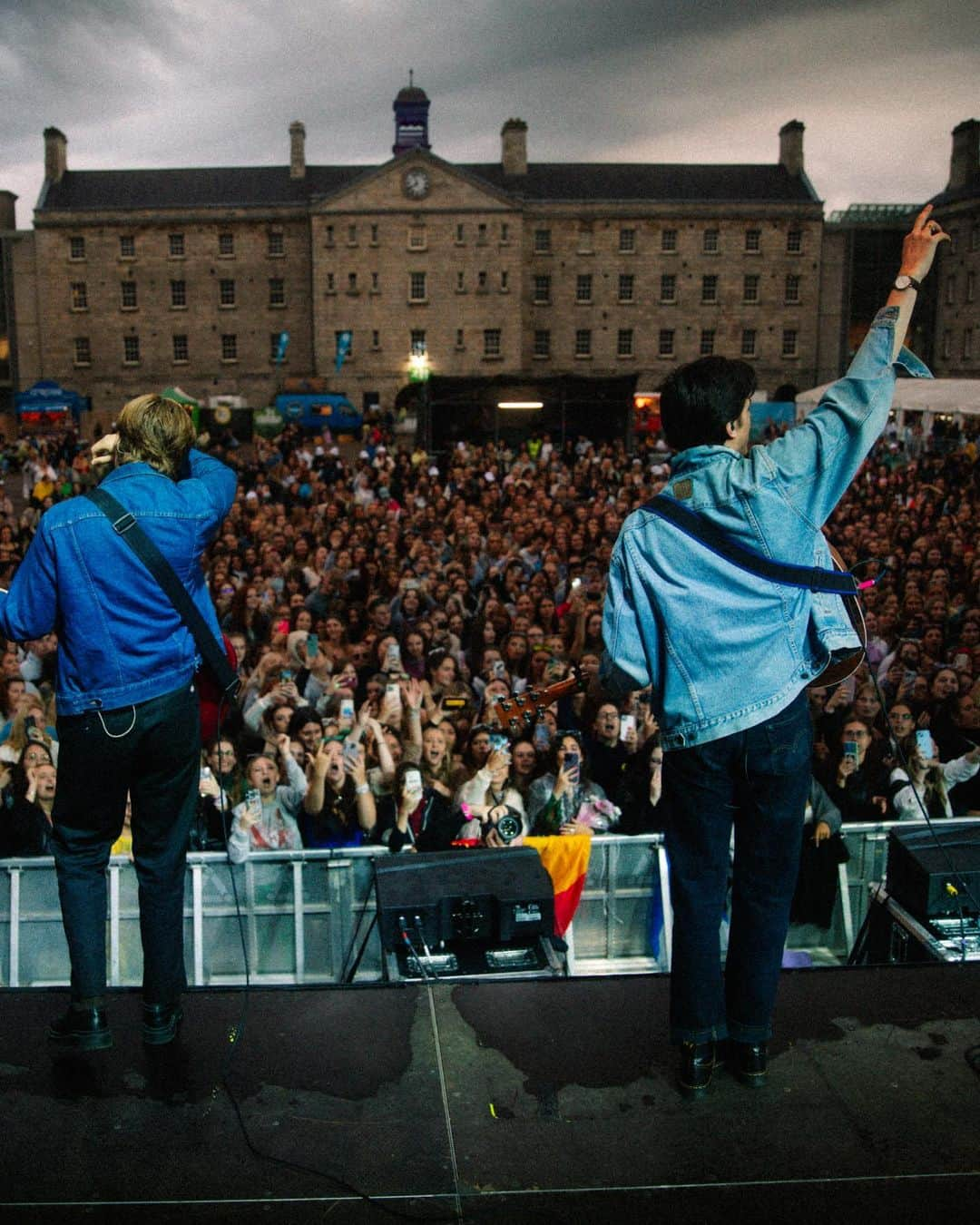 New Hope Clubさんのインスタグラム写真 - (New Hope ClubInstagram)「Such a great weekend playing shows in Ireland and England. Thanks for everyone who came and sung their hearts out with us - RBG x」8月28日 21時02分 - newhopeclub