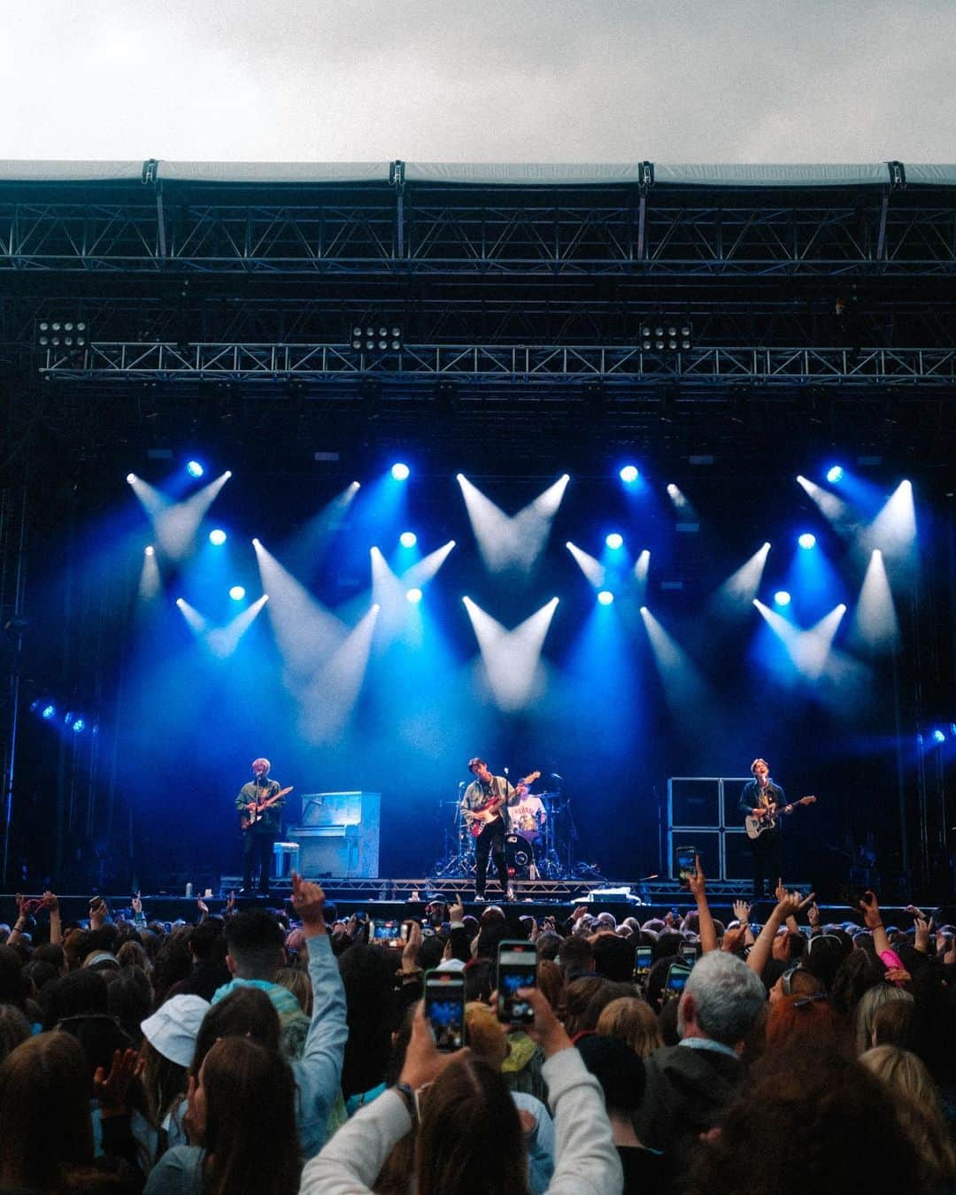 New Hope Clubさんのインスタグラム写真 - (New Hope ClubInstagram)「Such a great weekend playing shows in Ireland and England. Thanks for everyone who came and sung their hearts out with us - RBG x」8月28日 21時02分 - newhopeclub