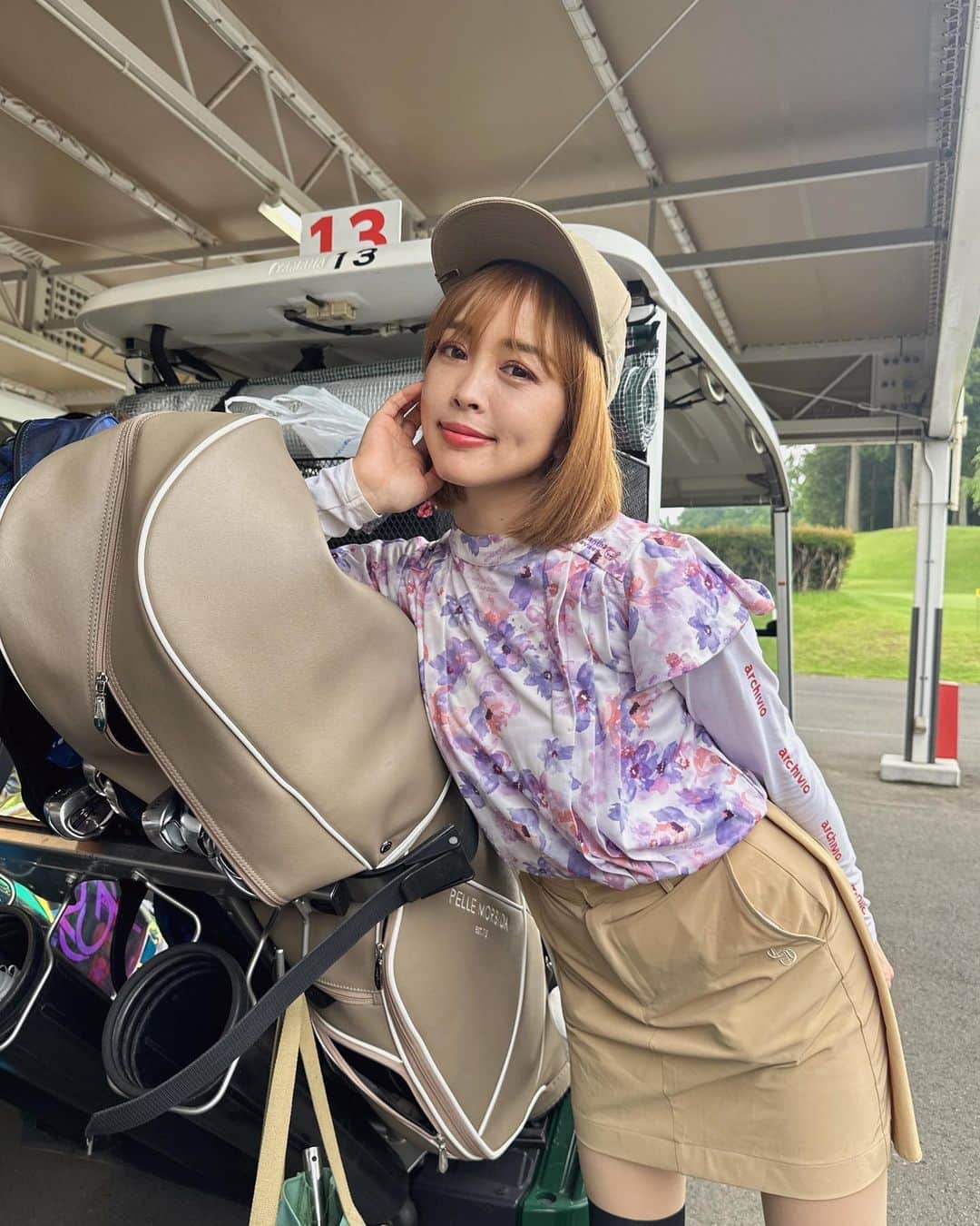 板橋瑠美のインスタグラム：「第15回　RUMIRINGO CUPin沖縄🌴❤︎！！！  来る10/13金曜日！！！  RUMIRINGO CUP開催しますー！！！  沖縄では４回目のRUMIRINGO CUPになります^_^❤️  千葉の次に多い開催地！  そして安定の、大好きなカヌチャリゾートさんにて🌴❤︎  お昼スタートスルーで18時くらいからバーベキュー表彰式です❤️  今年の３月の沖縄のRUMIRINGO CUPは、マジで打ち上げが盛り上がりすぎてやばかったなー😂🤣過去1の盛り上がり笑  また皆様のご参加心よりお待ちしてますー！！！  そしゲストにはRUMIRINGO CUPレギュラー並にいる、パリピゴルファーGENGEN👍 @gengen_ch   初登場‼️💓 元HKT48の山本茉央ちゃん❤︎！✨✨✨✨ @mao_o918   みんなで、盛り上げますーー‼️ 是非ご応募お待ちしております💓！！！！  ストーリーに募集フォーム貼ります！！！  9/23の大阪のRUMIRINGO CUPも募集中！！！✨  このウェアは、tops @samantha_golf   ボトムスが　@celford_official   です❤️  ps今更だけど、ゴルフアカウント開設することにしたよ💓 9月頭Openします！！お楽しみに❤︎」