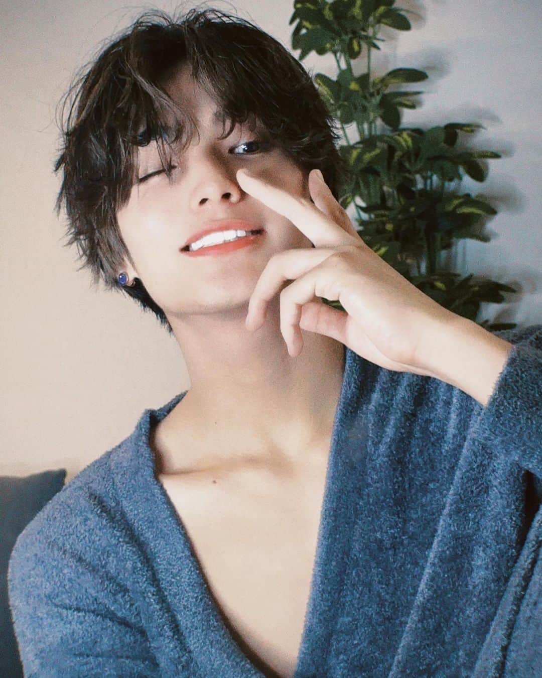清野隆華のインスタグラム：「1週間家に引きこもりました。  . 明日から復帰✌️」