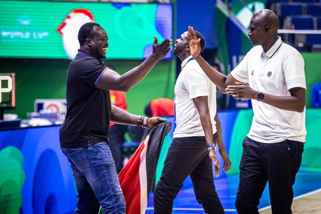 ルオル・デンさんのインスタグラム写真 - (ルオル・デンInstagram)「🇸🇸 “We want to win and we will do everything to win but the goal is to create impact back home” - President Luol Deng.   #WinForSouthSudan 🇸🇸」8月28日 20時58分 - luoldeng9