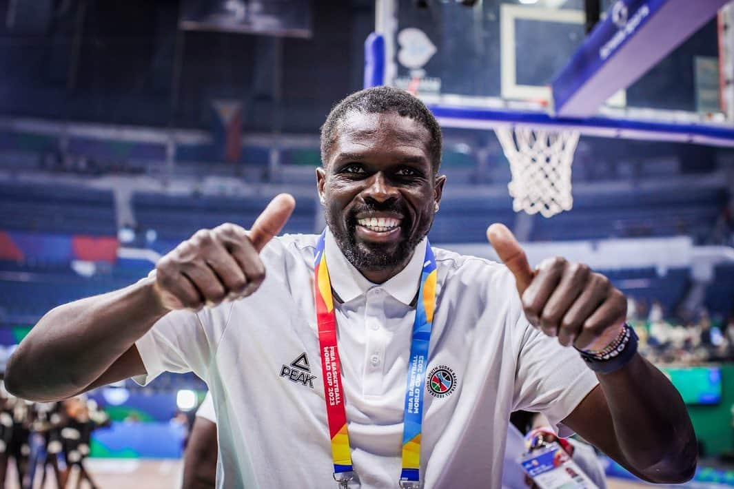 ルオル・デンのインスタグラム：「🇸🇸 “We want to win and we will do everything to win but the goal is to create impact back home” - President Luol Deng.   #WinForSouthSudan 🇸🇸」