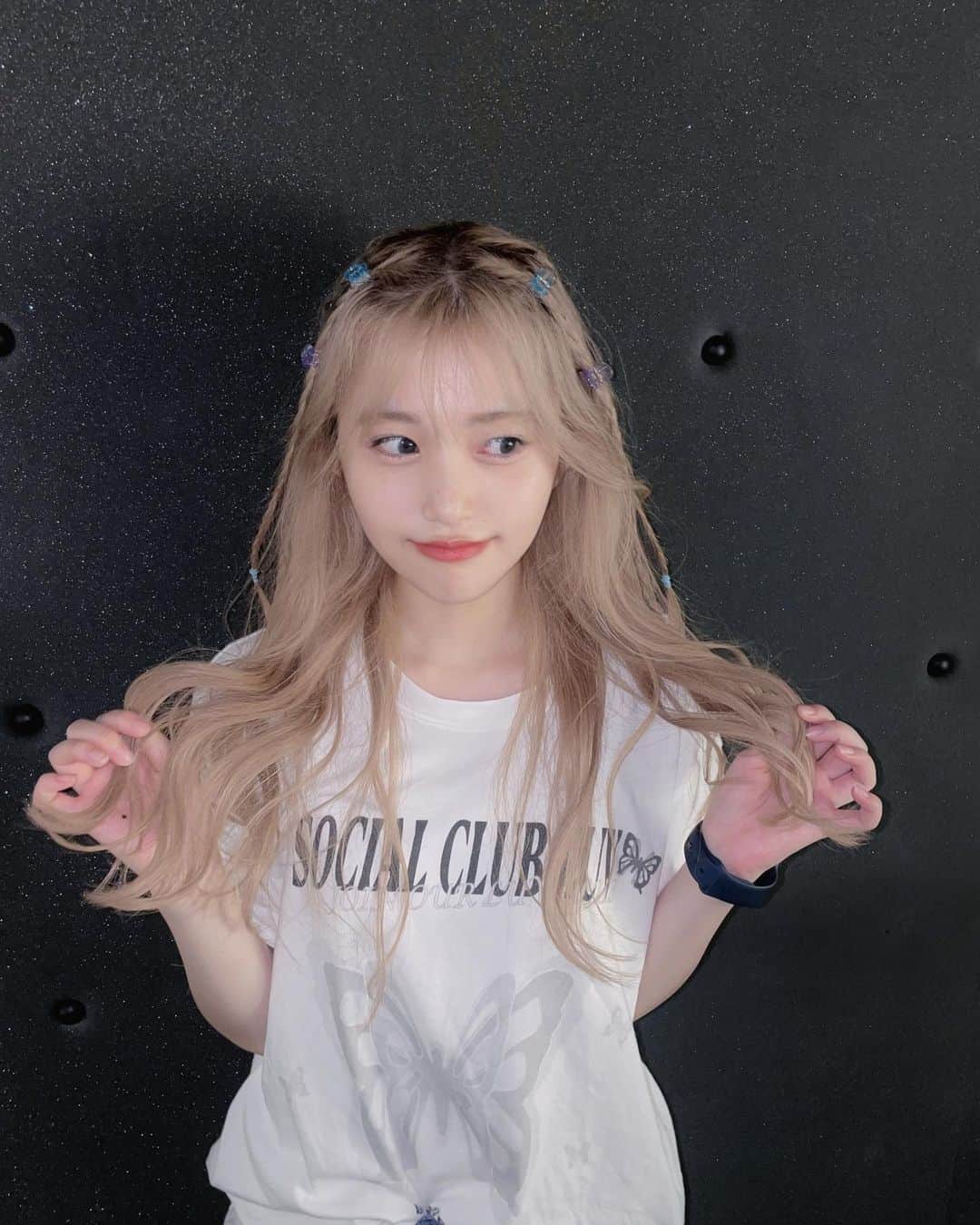 のインスタグラム：「めっちゃめちゃヘアスタイル可愛いでそ！！💙　💇‍♀️set&📸by @unick_99 🫶🏻」