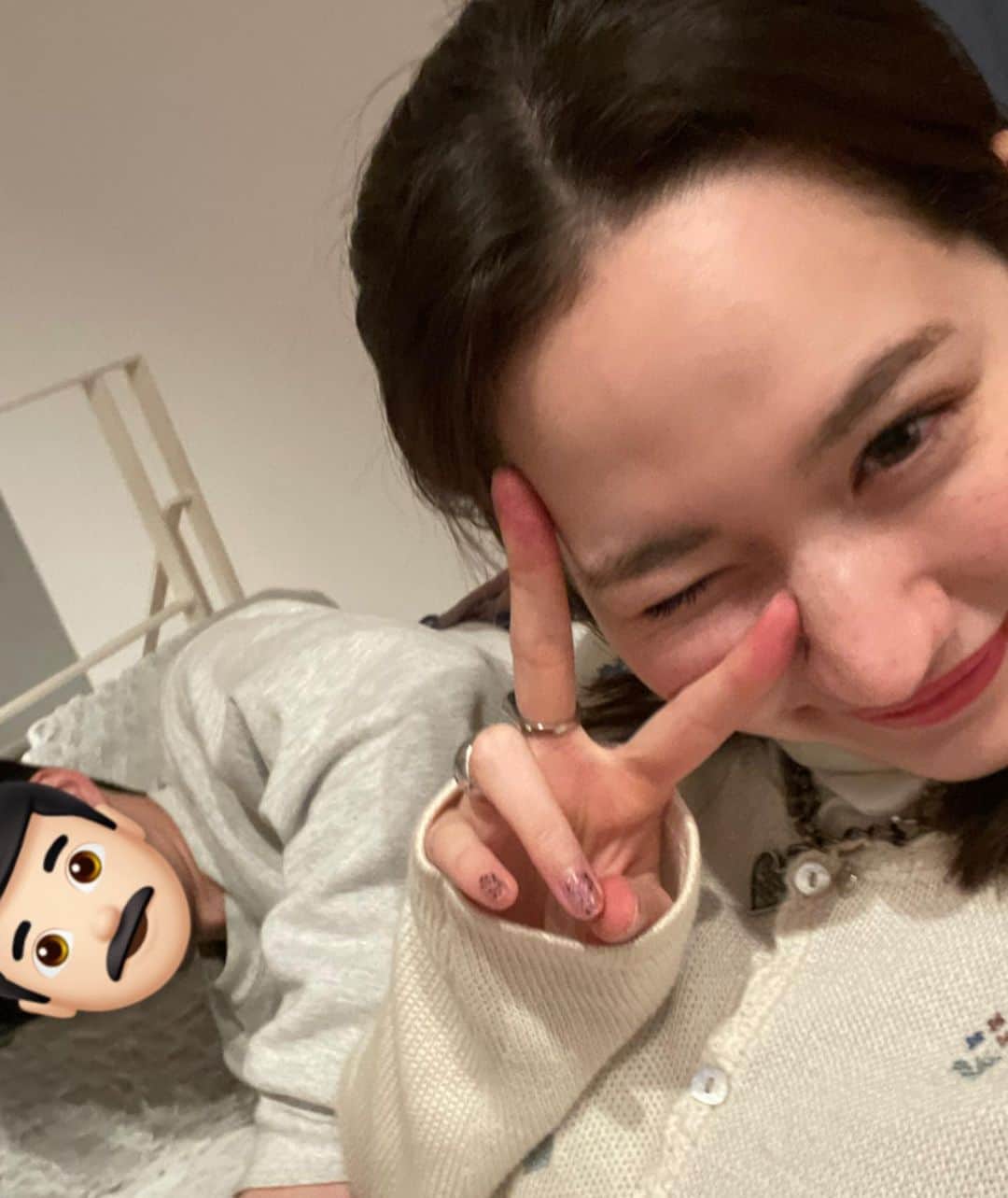 加藤愛里クリスティーナさんのインスタグラム写真 - (加藤愛里クリスティーナInstagram)「頭を使いすぎて限界に達しそうな髪の毛ボサボサ姿勢最悪な先週のあいり氏  もう夏嫌すぎて、早く終わってほしすぎるから去年の冬の写真でも沢山貼っとく🥺笑笑」8月28日 21時03分 - airi_jb1212
