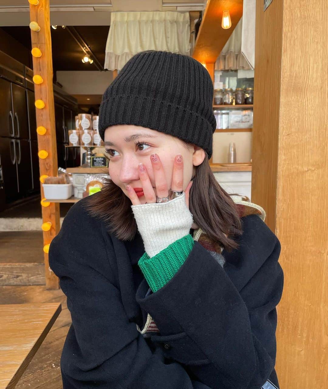加藤愛里クリスティーナさんのインスタグラム写真 - (加藤愛里クリスティーナInstagram)「頭を使いすぎて限界に達しそうな髪の毛ボサボサ姿勢最悪な先週のあいり氏  もう夏嫌すぎて、早く終わってほしすぎるから去年の冬の写真でも沢山貼っとく🥺笑笑」8月28日 21時03分 - airi_jb1212