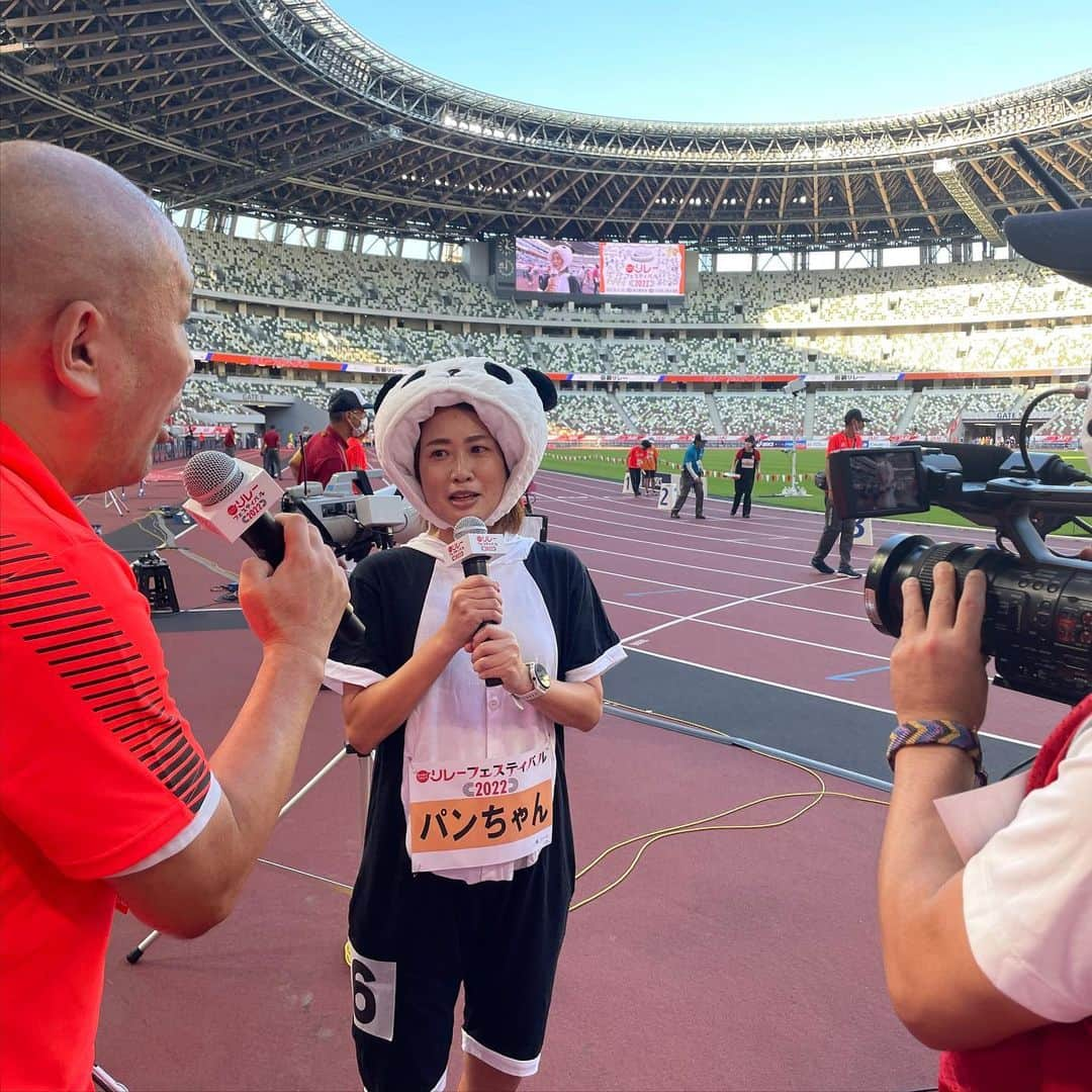 日本陸上競技連盟さんのインスタグラム写真 - (日本陸上競技連盟Instagram)「. /／ 【#リレフェス at 国立競技場】 エントリー9/3(日)まで‼️ \＼  リレフェスのフロアMCが決定しました！ 前回大会にフロアMCを務めていただいた宇佐美菜穂さん、中村拓也さんに加え、こにわさんが加わり、皆さんと共に大会を盛り上げます☺  ➡宇佐美菜穂 @naho_usa  ➡こにわ @koniwa1982  ➡中村拓也 https://www.jaaf.or.jp/news/article/15737/  ⏬詳しくははこちら https://www.jaaf.or.jp/news/article/18854/  ⏬エントリーはこちら https://www.jaaf.or.jp/relayfes/2023/entry/」8月28日 21時03分 - jaaf_official