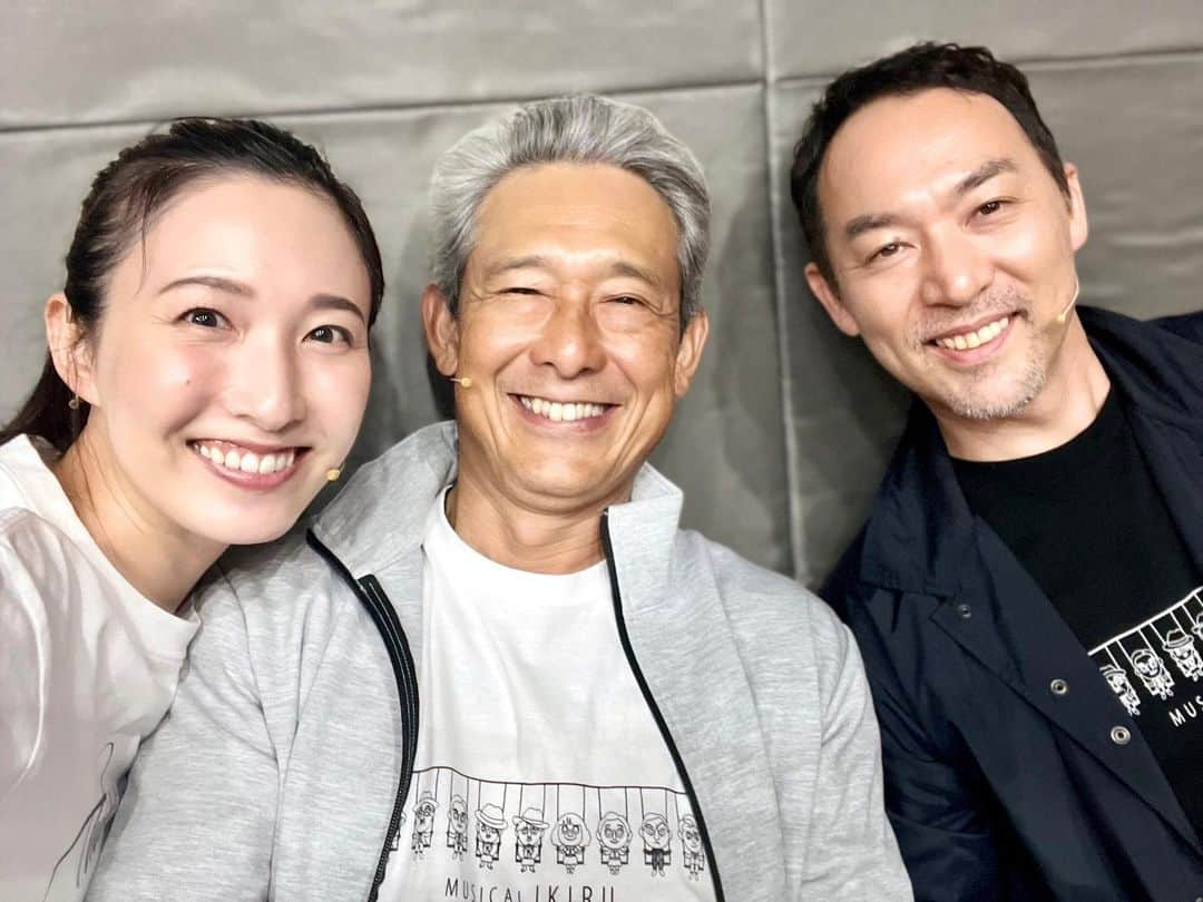 福井晶一さんのインスタグラム写真 - (福井晶一Instagram)「本日衣装付き、オケ通しでした。  衣装着るとまた一段と役に近づけるし色々と助けてくれる。 ご用意いただいた衣装、メイクさんに感謝🙇‍♂️  色々と課題がみつかった実りある通しでした。  写真は助役役を演じる鶴見辰吾さんと渡辺一枝役のみりおんこと実咲凜音さん。  ぜひ鶴見さん演じる助役と組長の悪〜い大人のシーンに注目してください。  いよいよ明日稽古場ラスト！！ 早いなぁ〜  #ミュージカル生きる #黒澤明監督  #宮本亜門 さん #市村正親 さん #鹿賀丈史 さん #鶴見辰吾 さん #実咲凜音 さん #福井晶一」8月28日 21時07分 - shoichi.fukui