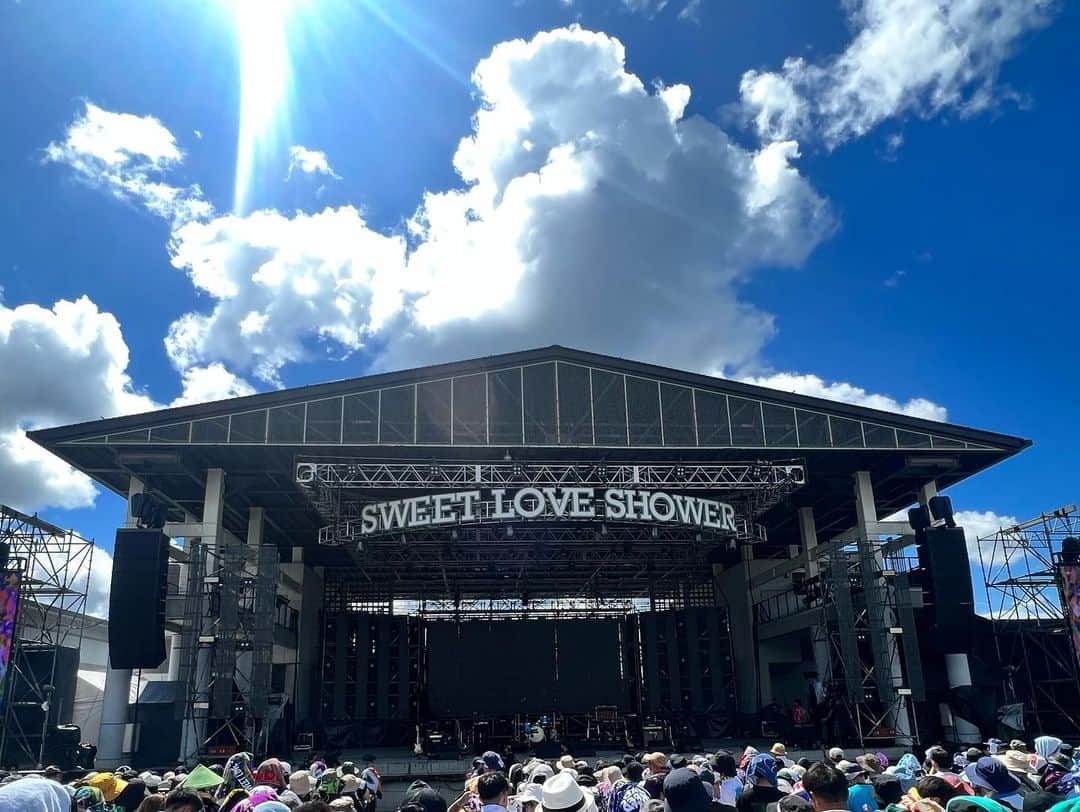 相坂優歌さんのインスタグラム写真 - (相坂優歌Instagram)「. . SPACE SHOWER SWEET LOVE SHOWER 🚿💗🚿  観に行かせてもらえた🎶  弊社スタッフさんたちとあっちこっち移動しまくって色んなアーティストさんのパフォーマンスを浴びさせていただいた  フェスはじめて行けた良かった 首肩まわり焼けた〜 夏ぅ」8月28日 21時13分 - yuuka_aisaka