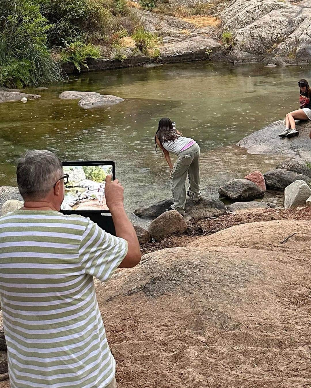 Diana Korkunovaさんのインスタグラム写真 - (Diana KorkunovaInstagram)「last slide is “my bf takes photo of his father taking photo of me taking photo of his daughter ”」8月28日 21時15分 - diana_korkunova