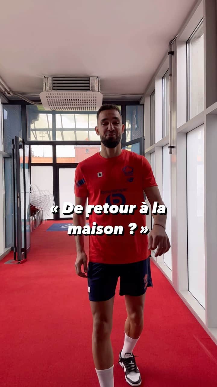 ナビル・ベンタレブのインスタグラム：「Nabil, de retour à la maison 😍⚜️」