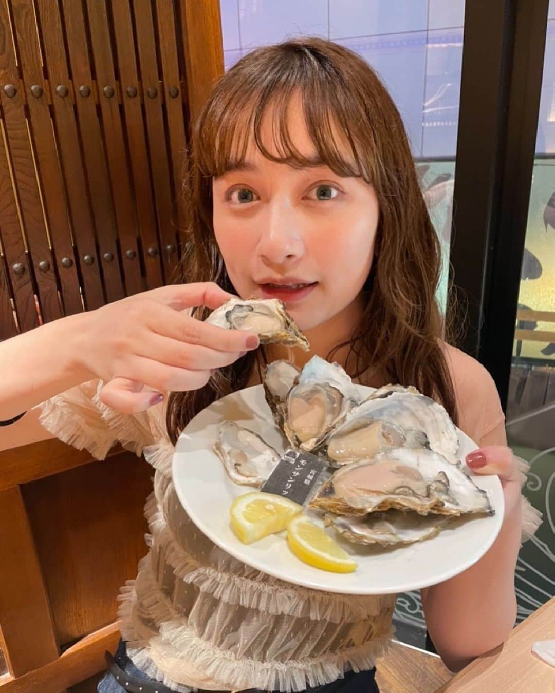 川口カノンさんのインスタグラム写真 - (川口カノンInstagram)「牡蠣！食べたい！！！！ 今日も一日お疲れ様でした♡ 今日はお家から現場が近すぎてびっくりした。 明日も頑張りましょ〜💓」8月28日 21時36分 - kkanonnn