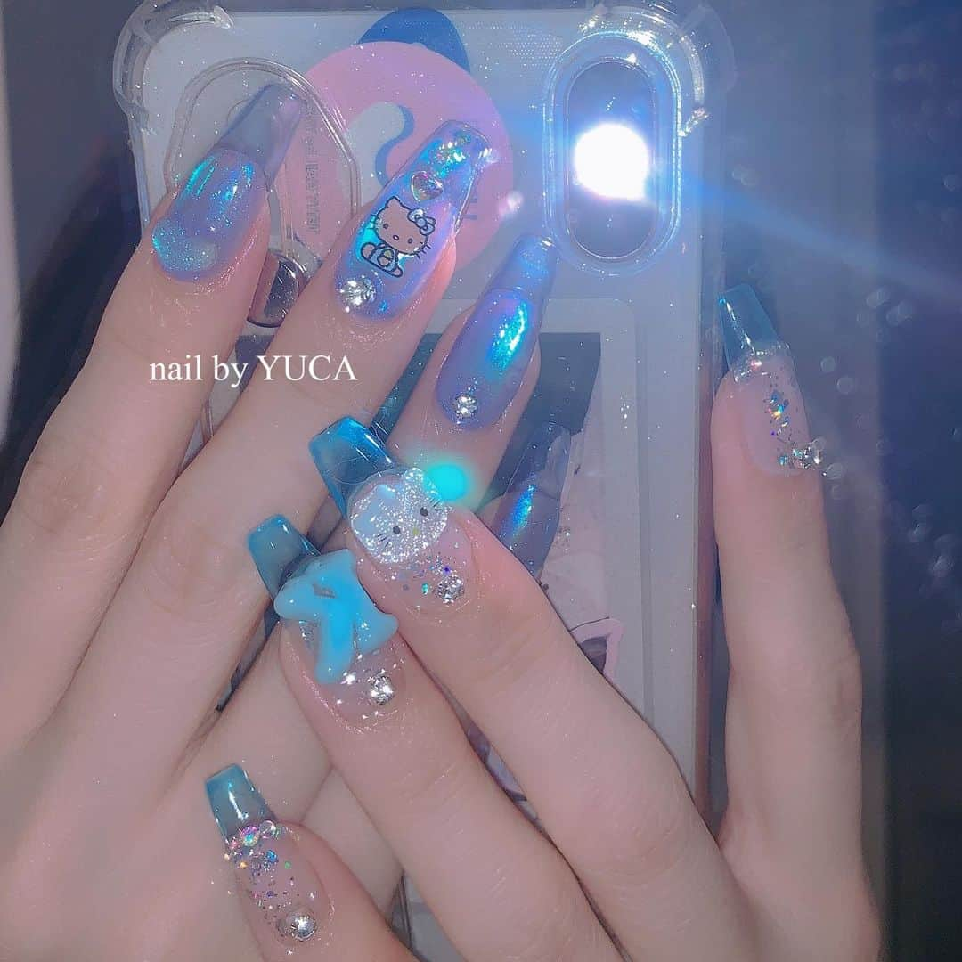 YUCAのインスタグラム：「💙💙 ⁡ ⁡ ⁡ #うるうるネイル #クリアスカルプ #nail #ネイル #オーロラネイル #クリアネイル #clearnails #젤네일 #네일 #네일아트 #auroranails #tettynail #유카네일 #우루우루네일 #uruurunail #美甲 #yucanail」