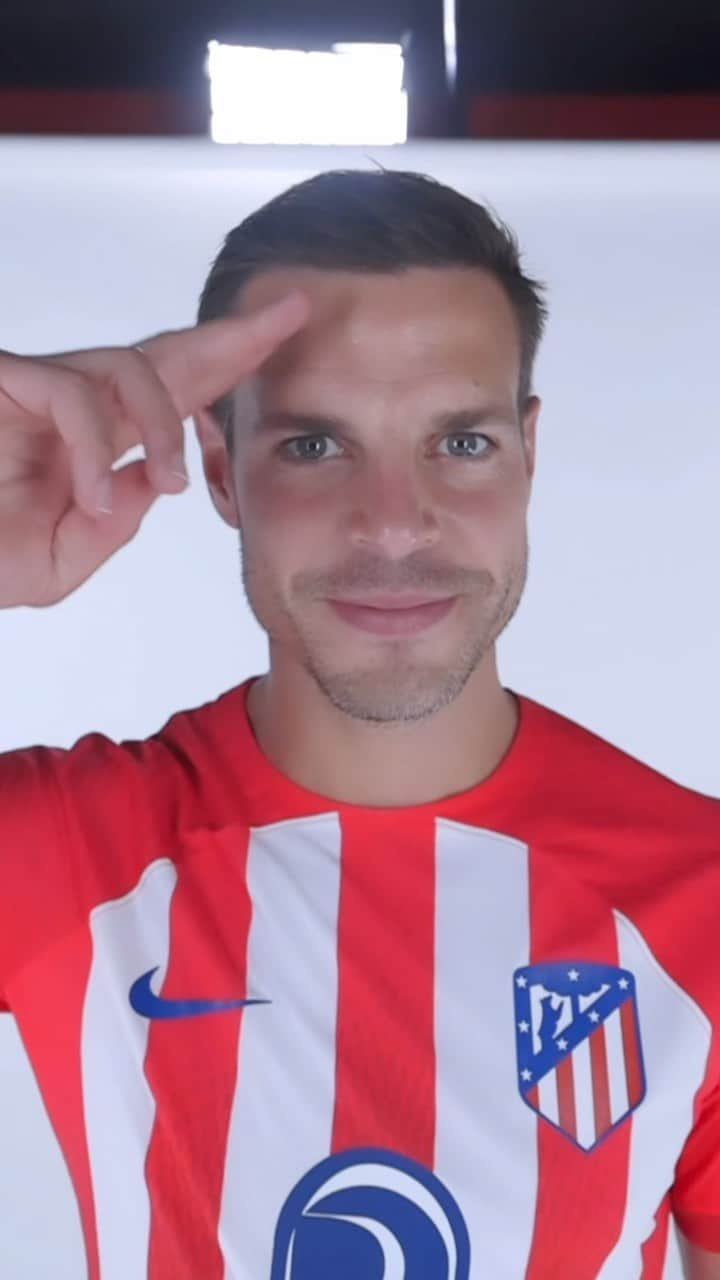 セサル・アスピリクエタのインスタグラム：「The One and Only… Happy Birthday, Azpi! ❤️🤍💙」