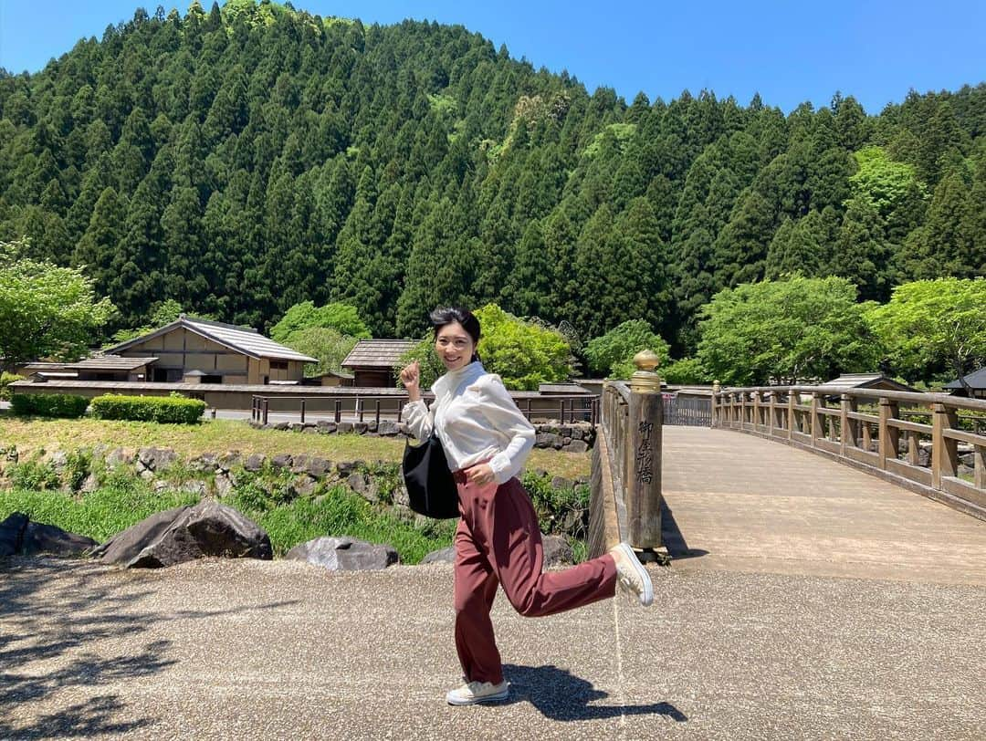 久保井朝美さんのインスタグラム写真 - (久保井朝美Instagram)「🏯 週末のイベントで テーマになったお城たち❤️  1〜3枚目 #福井城 4、5枚目 #北ノ庄城 6〜9枚目は #一乗谷城（一乗谷朝倉氏遺跡）  そして10枚目は 鯖寿司に感動する久保井です😆  「城熱祭」戦国トークショーでも 福井県のお城を取り上げます☺️  9月17日(日)10:30〜11:40 「気象予報士が解説！お城×天気」 ①お城と気象の深い関係 ②歴史を変えた天気 ③お城めぐりに役立つ気象情報 同郷の家康公のお城も🏯 https://t.livepocket.jp/e/vos-7  会場は横浜です🤗 オンライン参加も歓迎です❣️  #久保井朝美 #気象キャスター #気象予報士 #防災士 #お城好きな人と繋がりたい #鯖寿司 #鯖寿司大好き #福井グルメ #japanesecastle #日本の城 #城めぐり」8月28日 22時04分 - asami_k920