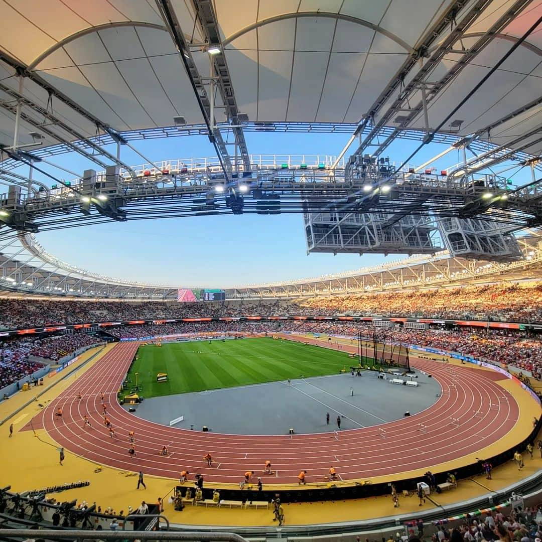 アイリーン・シラグサさんのインスタグラム写真 - (アイリーン・シラグサInstagram)「1 week of national team🫶 Campionati Mondiali Budapest  #budapest2023 #trackandfield #atletica #worldchampionship #italyteam #relay」8月28日 22時16分 - irenesiragusa