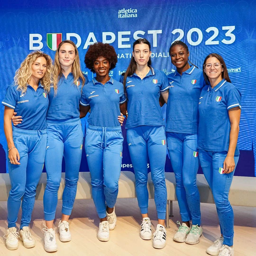アイリーン・シラグサのインスタグラム：「1 week of national team🫶 Campionati Mondiali Budapest  #budapest2023 #trackandfield #atletica #worldchampionship #italyteam #relay」