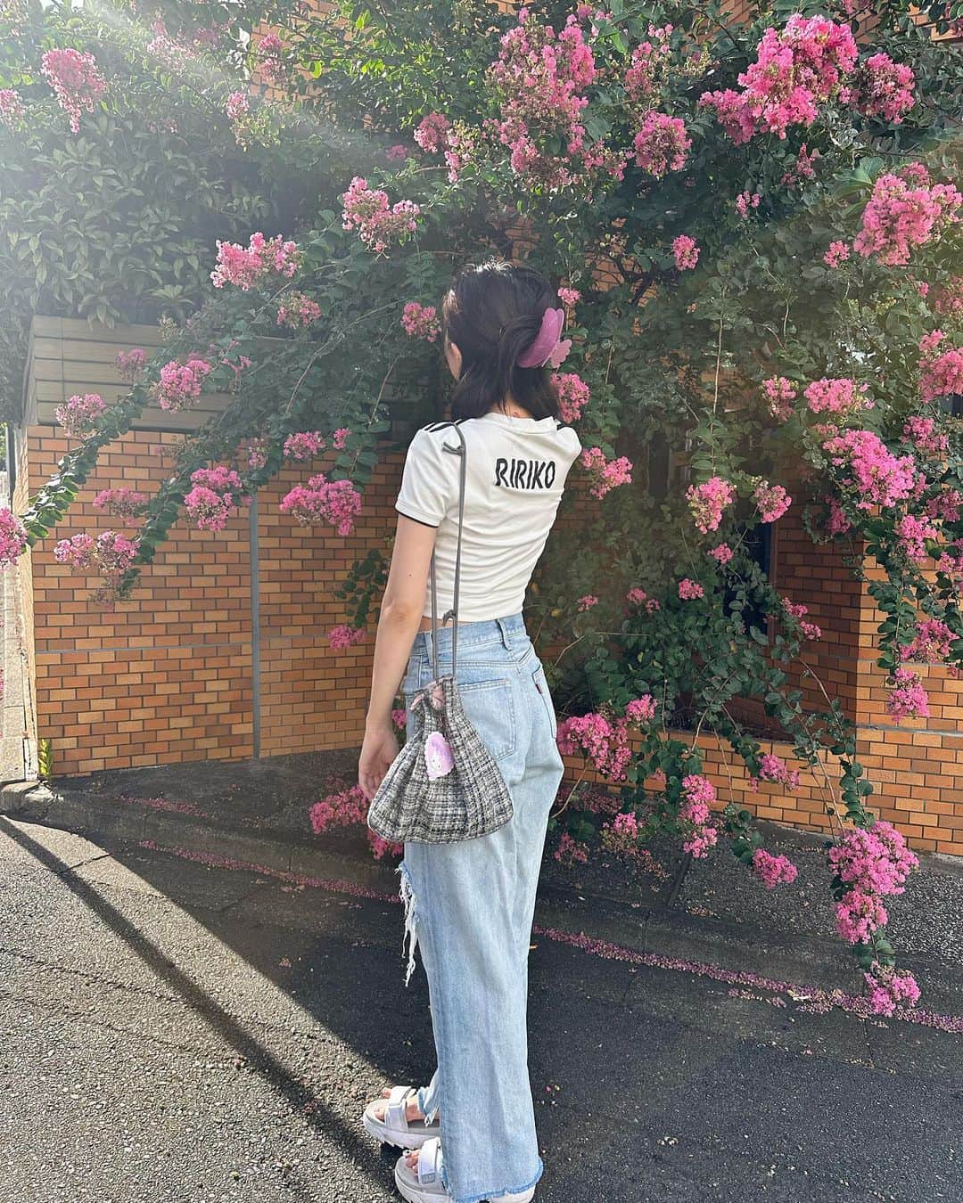 増澤璃凜子さんのインスタグラム写真 - (増澤璃凜子Instagram)「もうなんとなく夏の終わりを感じてる🎐 . すんごく前のスペイン旅行の記念で買ったレアルのユニフォーム、今年のトレンドアイテムになってる。よっしゃ #りりこふく」8月28日 22時17分 - ririkomasuzawa