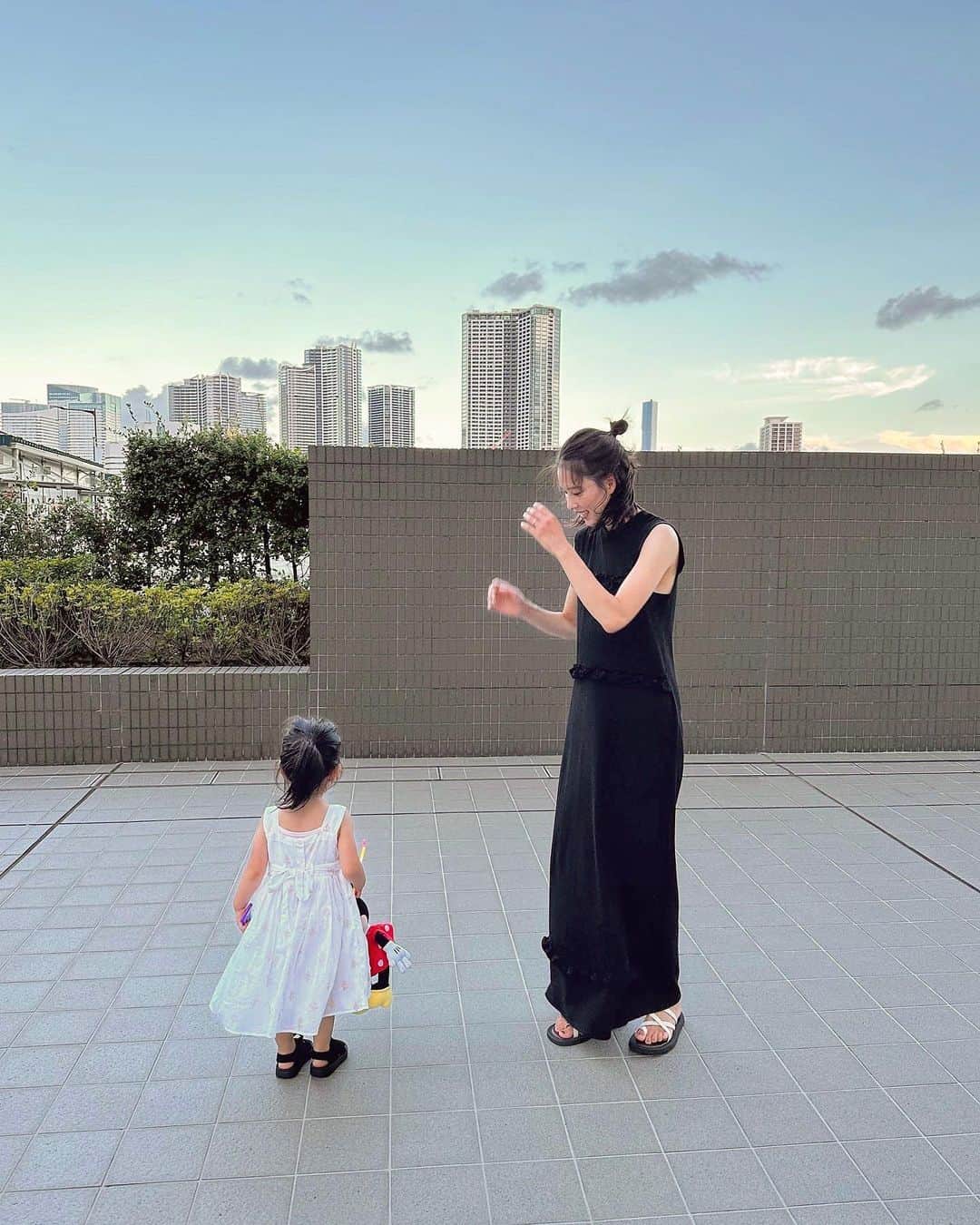 布川桃花さんのインスタグラム写真 - (布川桃花Instagram)「ヌキテパのワンピ やっと着られるサイズになった❤️  #2歳3ヶ月」8月28日 22時18分 - momoka_fukawa