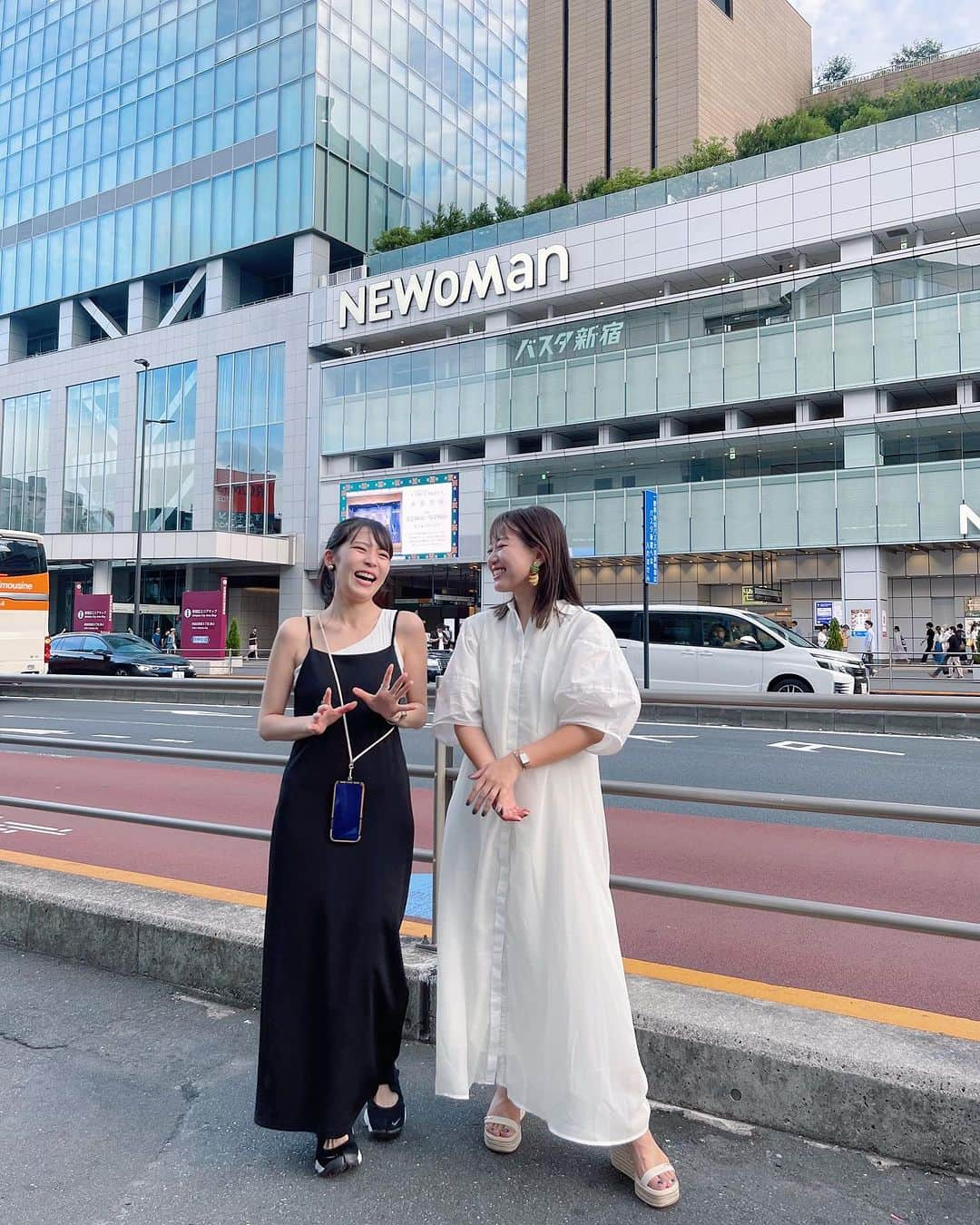 新井和佳奈さんのインスタグラム写真 - (新井和佳奈Instagram)「ふうちゃんと✌️  昨日新宿駅前で路上ライブを試みましたが……圧倒的にメンタル崩壊しました😱笑  もっと強くなります、、、！！！！！  8/29 19:30 川崎駅 9/1 場所時間未定 9/2 場所時間未定 9/4 17:30 川崎駅  ↑上記路上ライブの日程です🤗  もしお時間つけば是非お待ちしております✨✨ ワンマン向けて、盛り上げていくぞ〜ーー！！」8月28日 22時37分 - wa_416