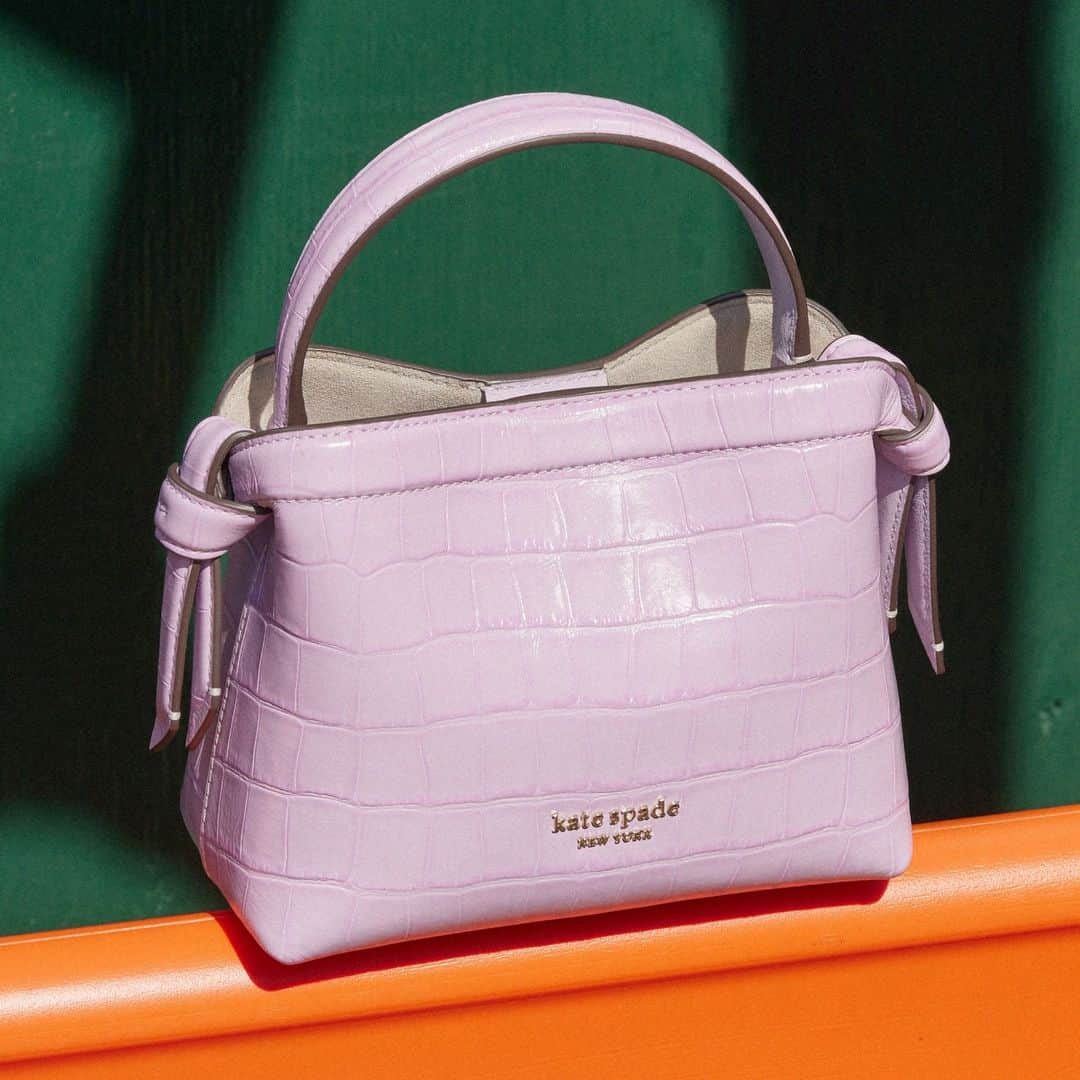 ケイト・スペードのインスタグラム：「Mini bag. (It’s just 5.5" x 6.75"!) Mega appeal. #katespadeny」