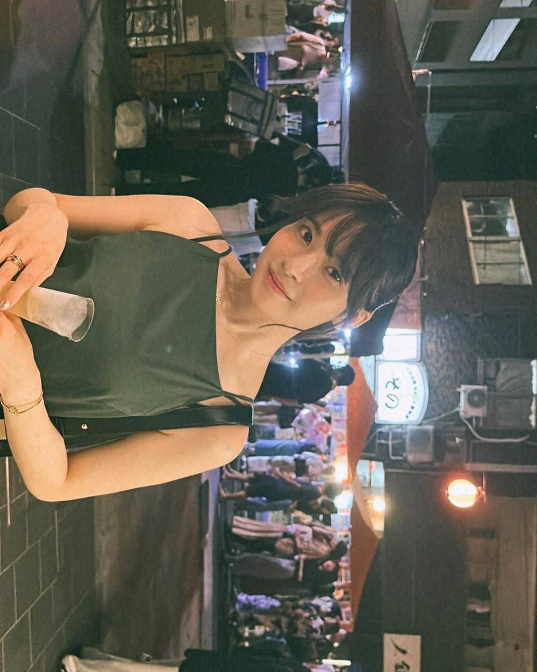鈴木康代のインスタグラム：「晩夏🌻 麻布十番祭り雰囲気だけでも楽しめてよかった🌟  👗 @casa_fline  🛍️ @temot_official  🐈 @tacowasa_everyday」