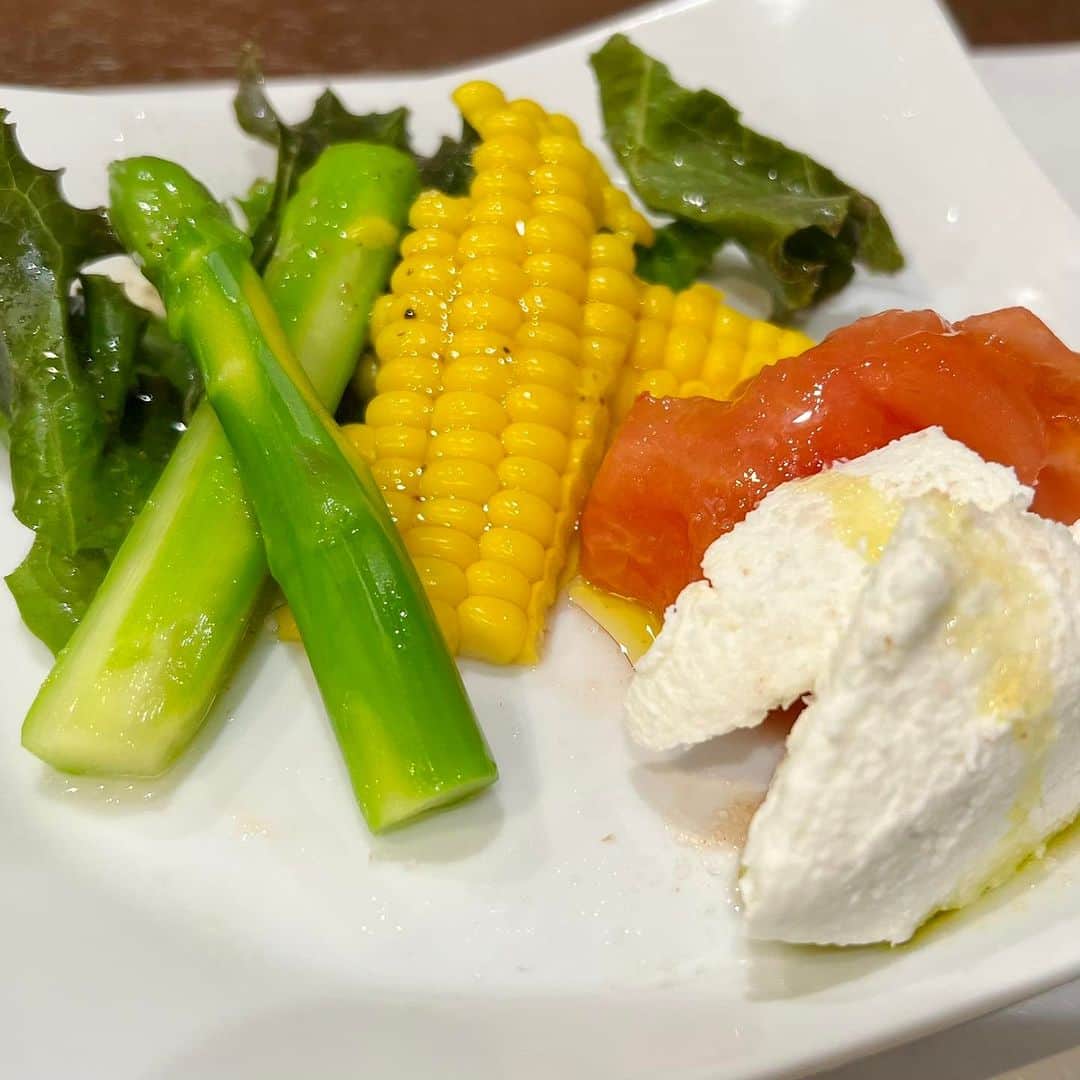 柳家三之助さんのインスタグラム写真 - (柳家三之助Instagram)「ひそかに食べたかったこの時期の北海道の唐黍。無事叶ったのでした。やっぱり美味しいよね－。#札幌みたかい2023AUG」8月28日 22時34分 - sannosuke