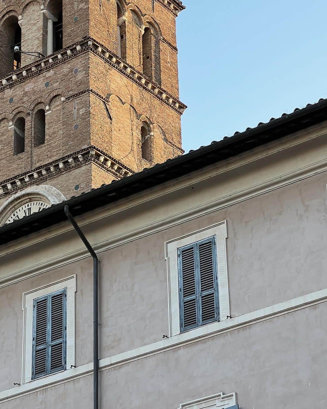 Carin Olssonさんのインスタグラム写真 - (Carin OlssonInstagram)「Piazza di Santa Maria」8月28日 22時34分 - parisinfourmonths
