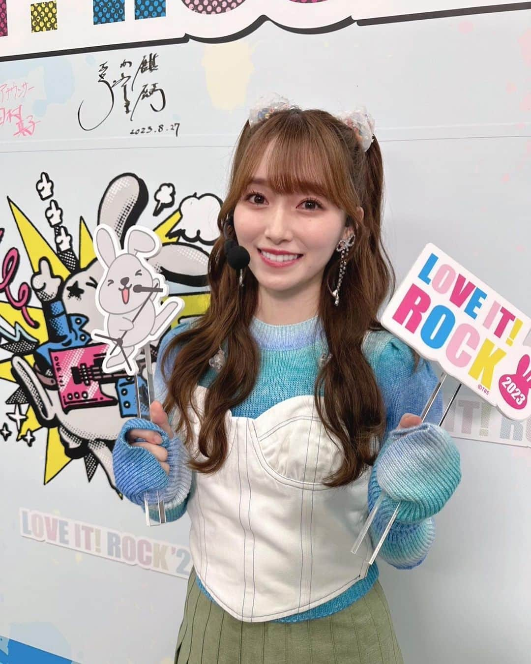 守屋麗奈さんのインスタグラム写真 - (守屋麗奈Instagram)「♡ LOVE IT！ROCK 2023に 出演させていただきました🐰🎸  会場にお越しくださった皆さま、配信でご覧いただいた皆さま、ありがとうございました。  櫻坂では「Start over!」を披露させて頂きました。  そして、私はサプライズでワンナイトギャルルにも参加させていただきましたー💖 かわいいギャルの皆さんと一緒にステージに立つことができて感無量です☺︎  私もいつもと違う、ちょっぴりギャルの〝れなな〟になれましたー  素敵な時間をありがとうございました。  #櫻坂46  #sakurazaka46  #renagram  #loveitrock2023  #ラヴィット #ラヴィットロック #ワンナイトギャルル  #ギャル  #ギャルル」8月28日 22時42分 - rena_moriya_official