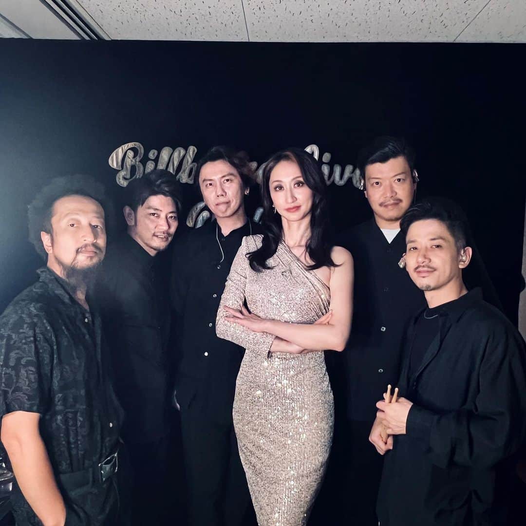 Ms.OOJAのインスタグラム：「billboard live OSAKA DAY2  40TOUR FINAL!!!  ありがとーーーーーーーう✨✨✨✨✨楽しかったーー！  完  #msooja #40 #billboardlive #tokyo #yokohama #osaka」