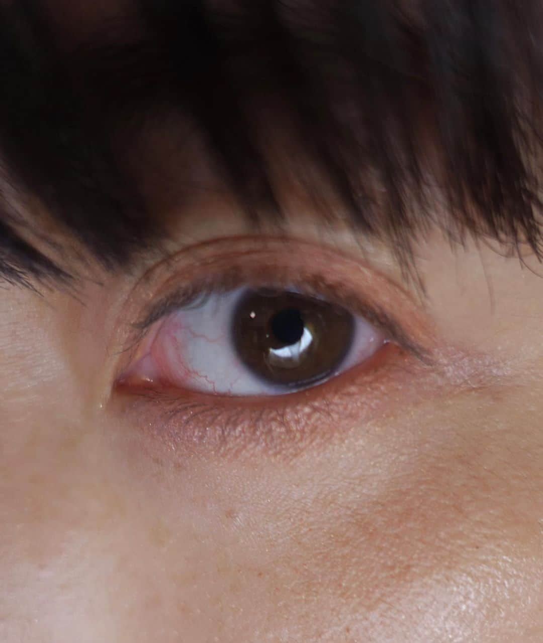 JUNNAさんのインスタグラム写真 - (JUNNAInstagram)「ガブリエル・シャネルが愛したバロックジュエリーから着想を得た2023年秋コレクションの4色アイシャドウパレット“レ キャトル オンブル ビザンス”  パレットの内側はガブリエルが身に着けていたカフスボタンをイメージしたハンマー調のゴールドをあしらった華やかなもの  上品な艶にうっとり  @chanel.beauty  #giftfromCHANEL #chanelmakeup  #CHANEL」8月28日 22時49分 - junna