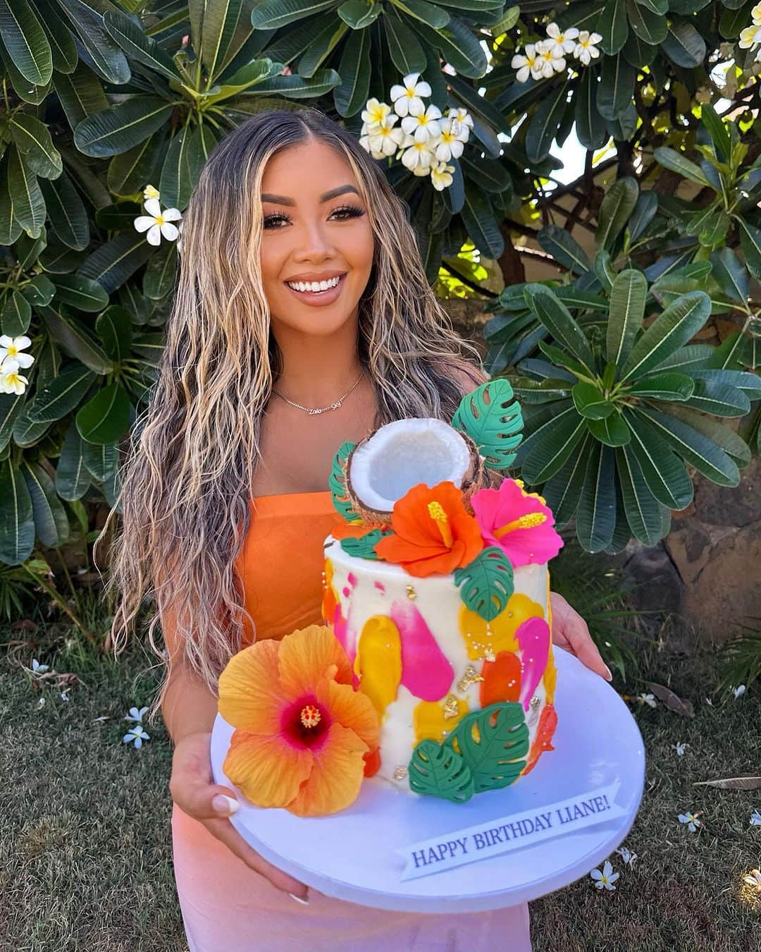 リアン Vさんのインスタグラム写真 - (リアン VInstagram)「Already got everything I wished for on my birthday 🎂✨ Feeling so blessed 🥰Thank you to my husband for making this celebration so special 🌹 I love you @donbenjamin❤️」8月29日 4時22分 - lianev