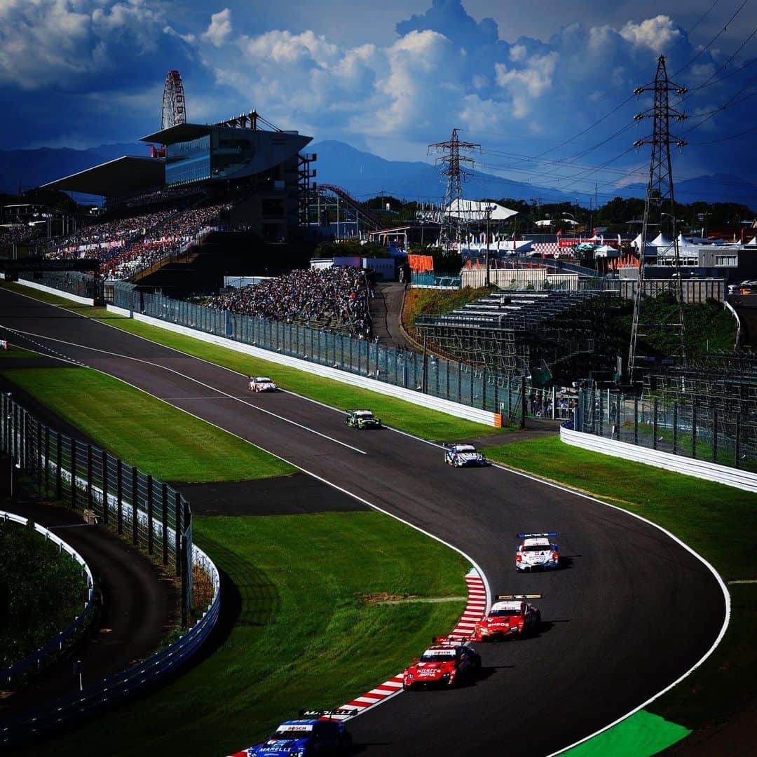 脇阪寿一さんのインスタグラム写真 - (脇阪寿一Instagram)「三橋仁明写真館 SUPER GT Rd5 SUZUKA Circuit Qualifying 12th Final 2nd  様々な学びを得た鈴鹿の予選。 2人のドライバーが輝いた、輝かす事が出来た鈴鹿の決勝でした。 二人のドライバー、チームの皆んなに感謝。 応援頂く皆様に感謝。  さあ、ここから。  #supergt #tgrteamsard  #toyotagazooracing  #tcd  #bridgestone  #三橋仁明  #カメラマン」8月28日 22時59分 - juichiwakisaka