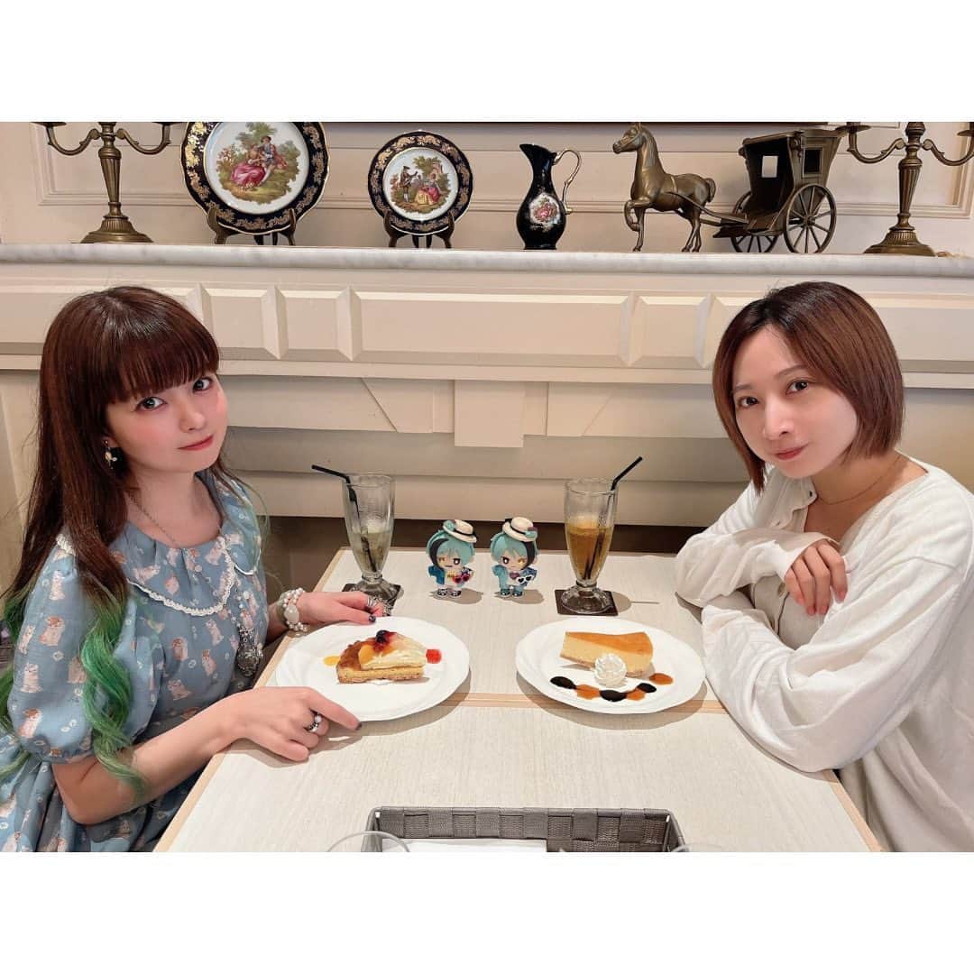 春奈るなのインスタグラム：「Hikaruさんと念願のお茶へ行ってきました☺️ 最高に嬉しや楽しやな時間でした☺️💖 楽しかった、、✨✨(余韻)」