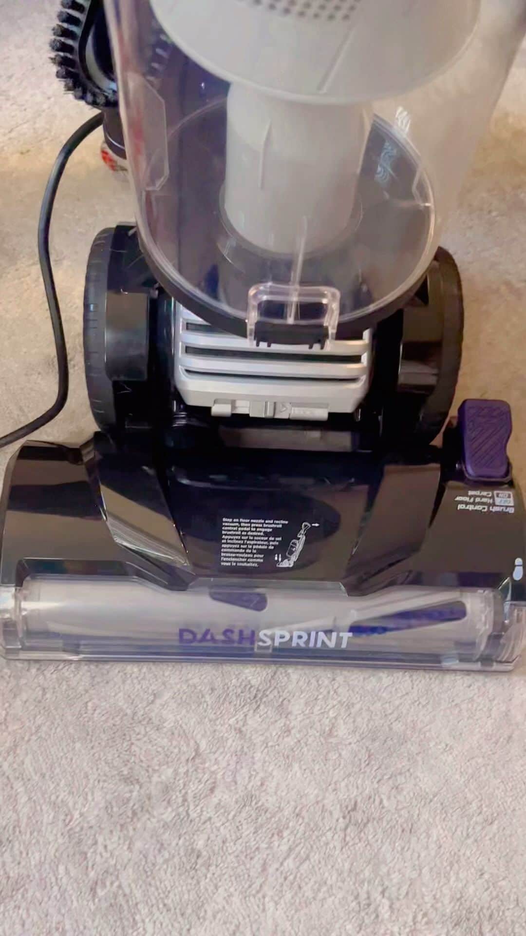 メーガン・デュアメルのインスタグラム：「Thanks to @eureka , I can now enjoy a dog hair free couch! Living with 2 dogs, you can guarantee dog hair is EVERYWHERE. I love the deep clean brush on the new Eureka NEU612C DashSprint Anti-Tangle vacuum that helps clean all my dog hair.   #EurekaCanada #EurekaVacuum #Vacuum #CleanWithMe #NoMoreDogHair #Family #Home #pets」