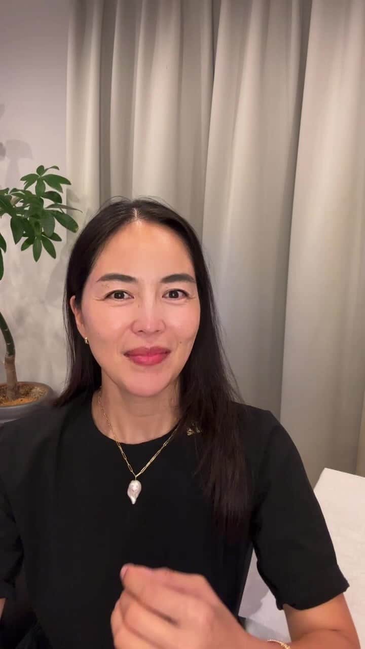 鈴木六夏のインスタグラム：「着たい服、なりたい自分 諦めないでいこっ👍🏼✨  エブリデイドレス、生まれ変わります😆 9/1発売。」