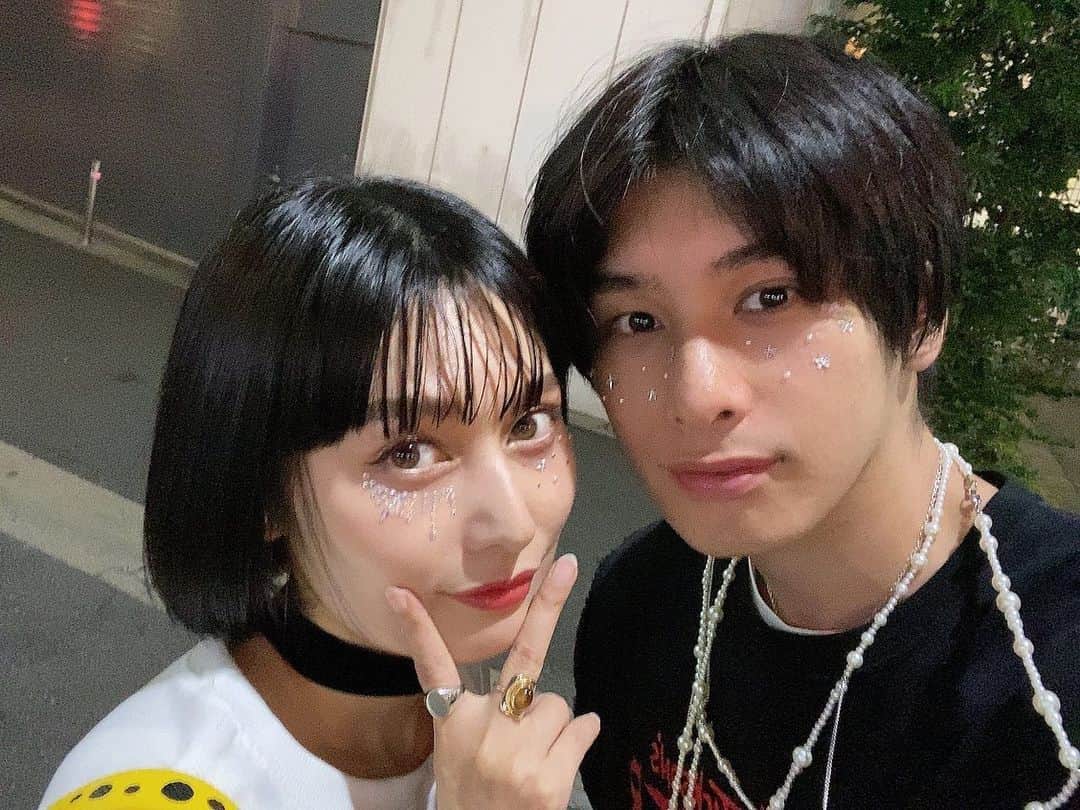佐藤乃莉のインスタグラム：「久しぶりだったので 実弟ともツーショット✌️✨  私が作ったハーネスを 着けてもらってます⭐️  #弟#younger #brother#smile」