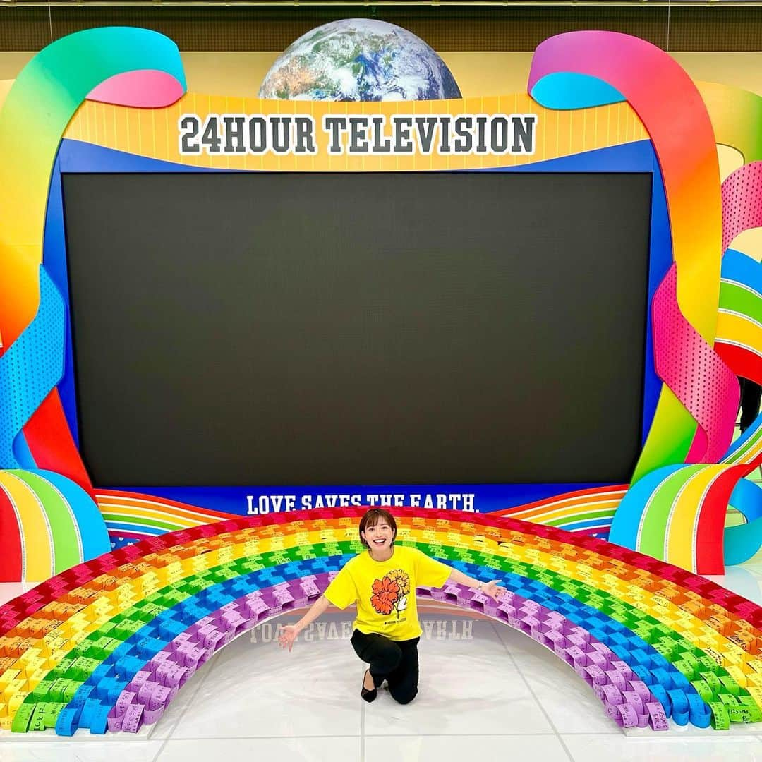 平山雅さんのインスタグラム写真 - (平山雅Instagram)「24時間テレビ🌈💛 募金へのご協力、誠にありがとうございました！  美少年の6人、古坂大魔王さんと共に、2日間元気に楽しく走り切りました☺️✨ 公開生放送や各募金会場でのイベントを盛り上げてくださった皆様、放送を見てくださった方々、本当にありがとうございます✨とても楽しかったです！  日曜の夕方、フィナーレで披露された、ろう学校の生徒の皆さんと美少年のメンバー、会場の皆さんの心がひとつにつながったダンスパフォーマンスは特に感動しました…🥲  また、みなさんの目標や夢が書かれた短冊もつながり、 大きなレインボーアーチも完成🌈✨  明日からも頑張ろう、そう思わせてくれた2日間でした。  #24時間テレビ #中京テレビ #つながる24時間テレビ  #美少年 #メインパーソナリティ  #古坂大魔王 #チャリティパーソナリティ #募金 #ご協力ありがとうございました  #平山雅」8月28日 23時07分 - miyabi_hirayama114