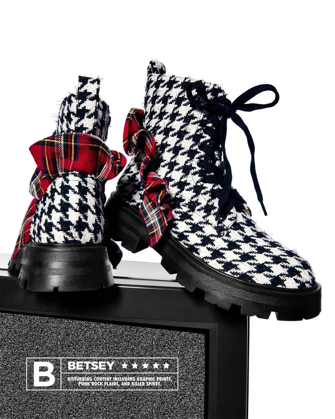 ベッツィジョンソンのインスタグラム：「Rated B: Disturbing content including graphic prints, punk rock plaids, and killer spikes.」
