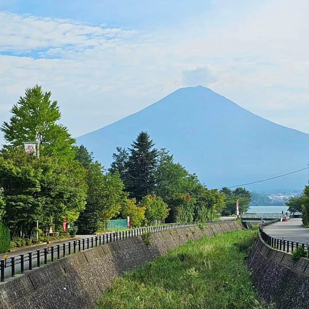 綾小路きみまろのインスタグラム：「綾小路きみまろです。 今日の #20230828  #夕富士山🗻   😆👍️✨」