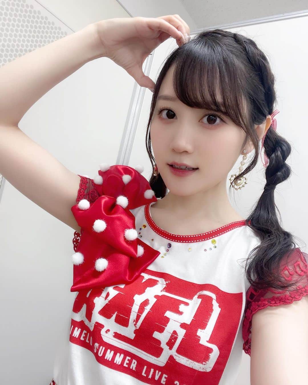 小倉唯さんのインスタグラム写真 - (小倉唯Instagram)「昨日のアニサマでの衣装。。(*´ `*)❤︎ みなさんは、どれが好きですか☺️  #anisama #アニサマ2023」8月28日 23時35分 - yui_ogura_official
