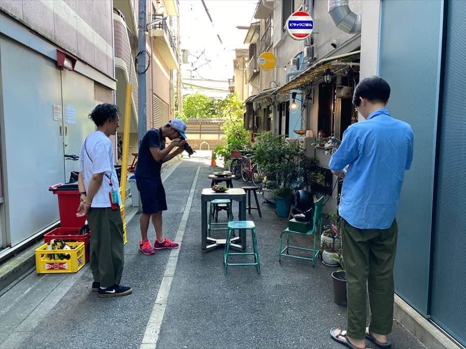 土井コマキのインスタグラム：「現在発売中のSAVVY10月号見てください。梅田特集なんですが、P51梅田でタイ感というタイページに出てます。 いっぱい食べて、いっぱい買い物しました。買ったもので、グリーンカレーと、青パパイヤのサラダ作りました。初めてパパイヤ切ったら、手がすべすべになりました。酵素すごー。 #savvy  #梅田 #タイ好き」